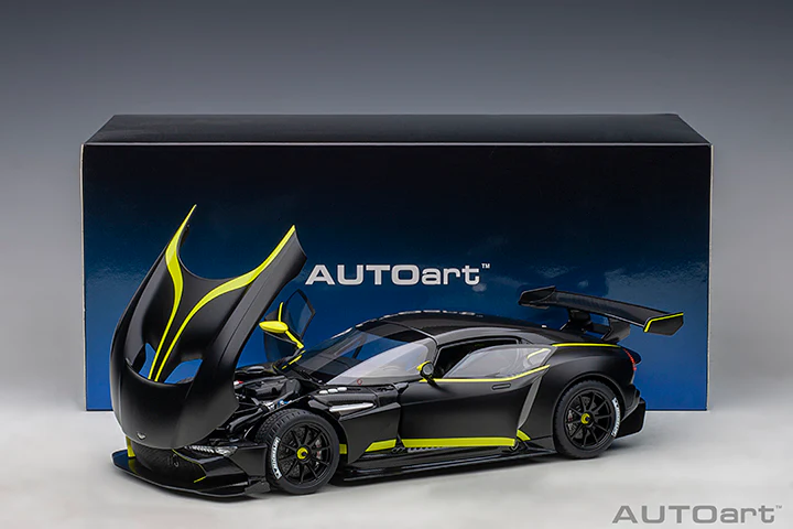 AUTOart 1/18 ASTON MARTIN VULCAN (MATT BLACK W/ LIME GREEN STRIPES) 70262 - Image 5