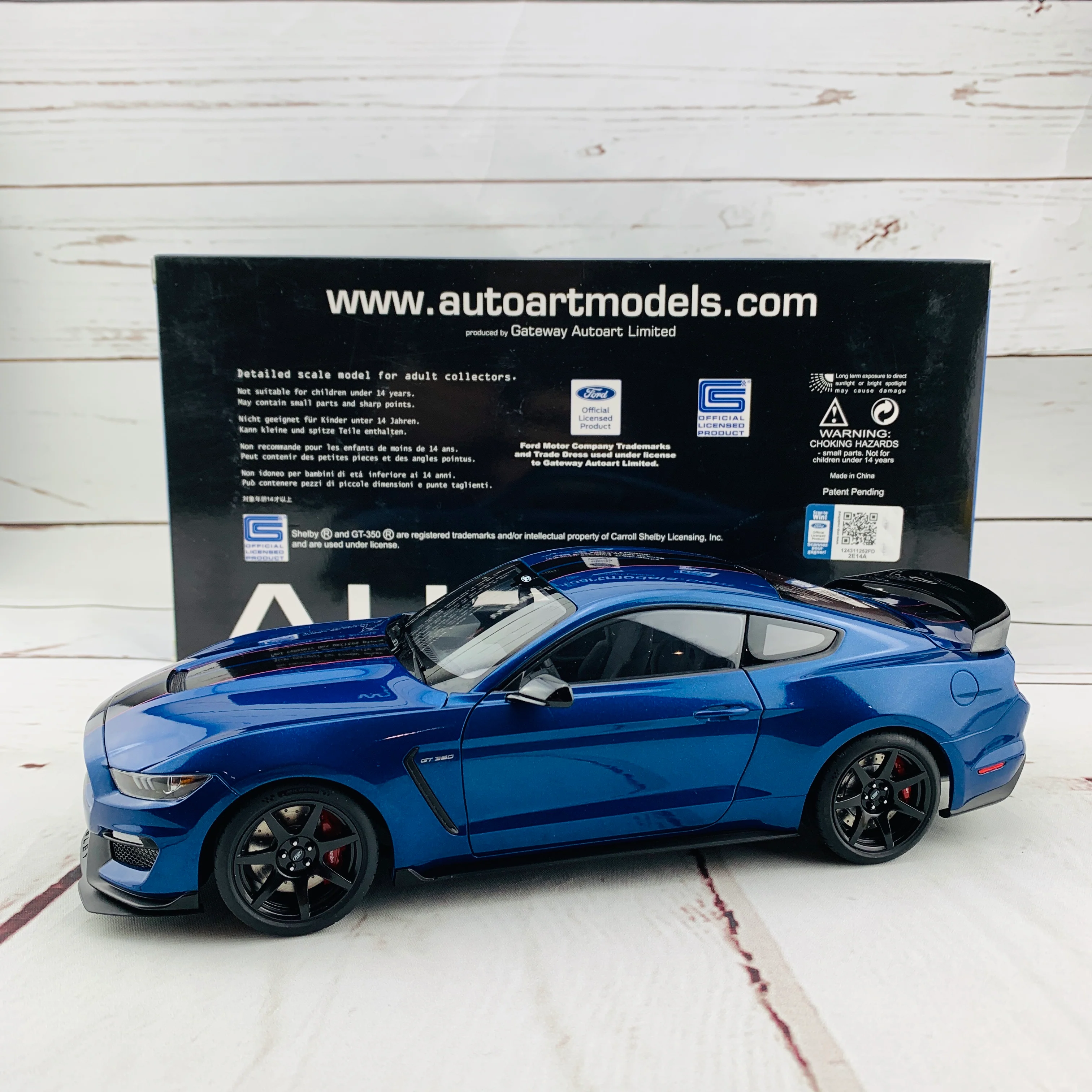 AUTOart 1/18 Ford Shelby GT-350R Lighting Blue 72933 - Image 8