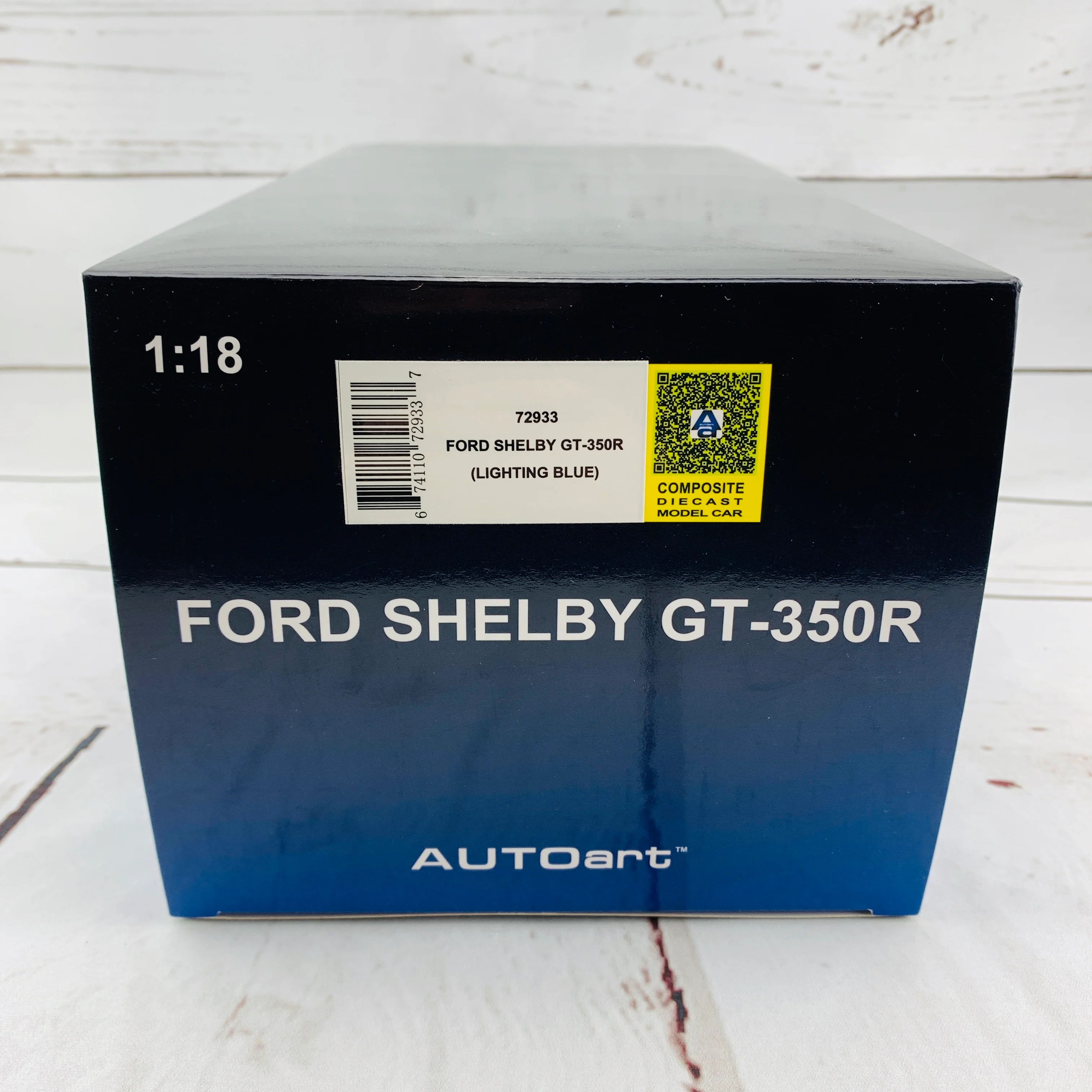 AUTOart 1/18 Ford Shelby GT-350R Lighting Blue 72933 - Image 9