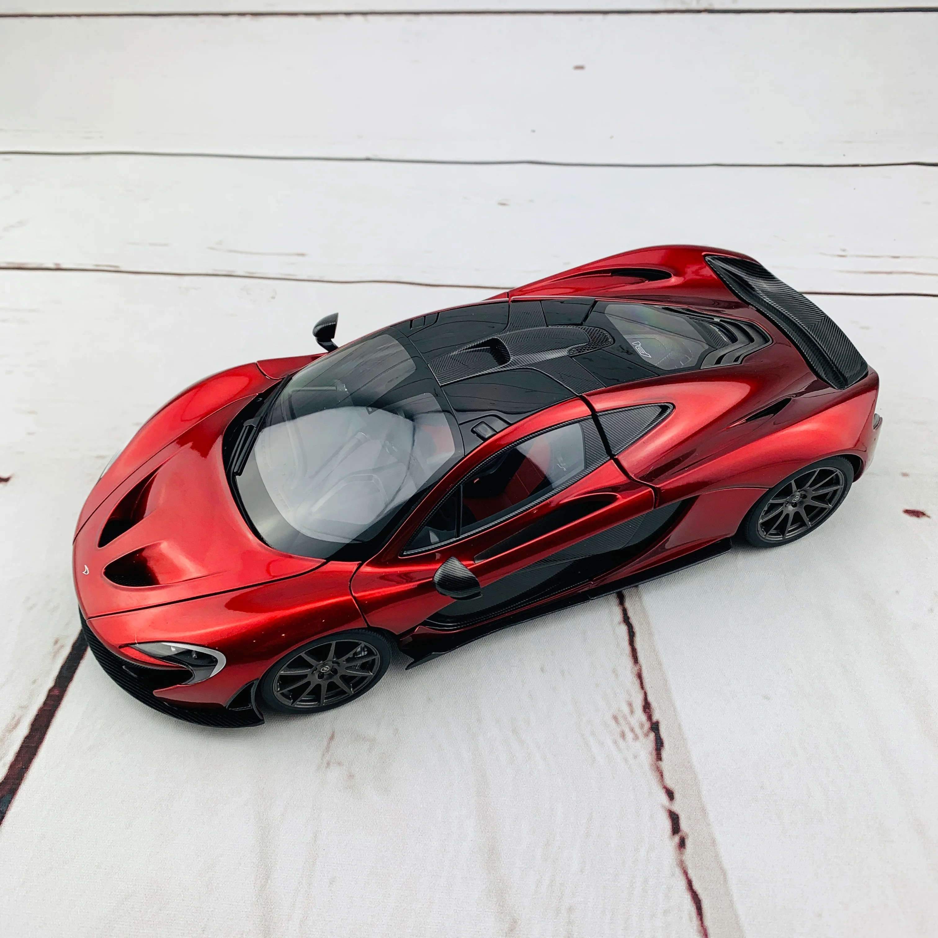 AUTOart 1/18 McLAREN P1 Volcano Red 76062 - Image 5