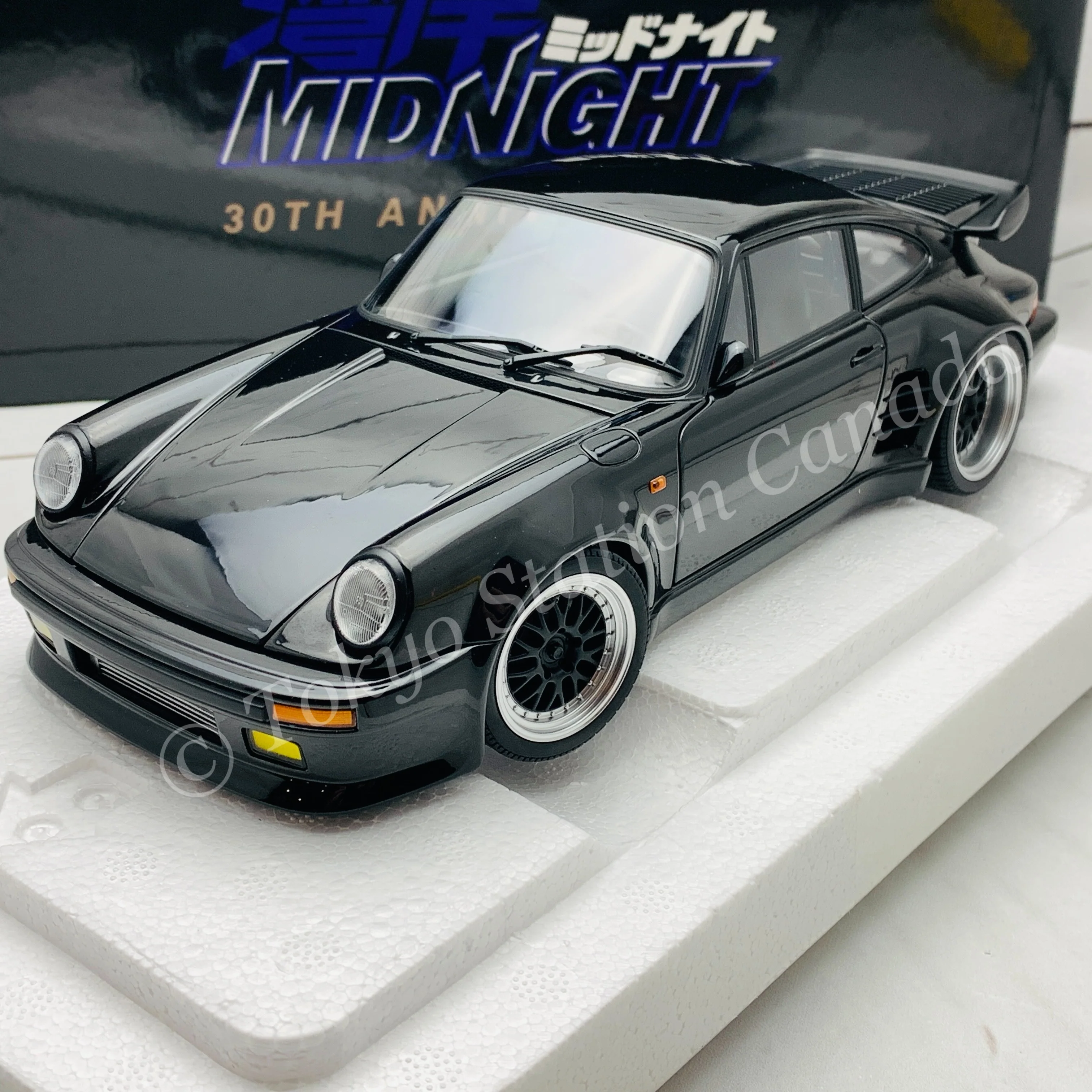 AUTOart 1/18 Porsche 911 (930) Turbo WANGAN MIDNIGHT "Blackbird" (30th Anniversary) 78157 - Image 3