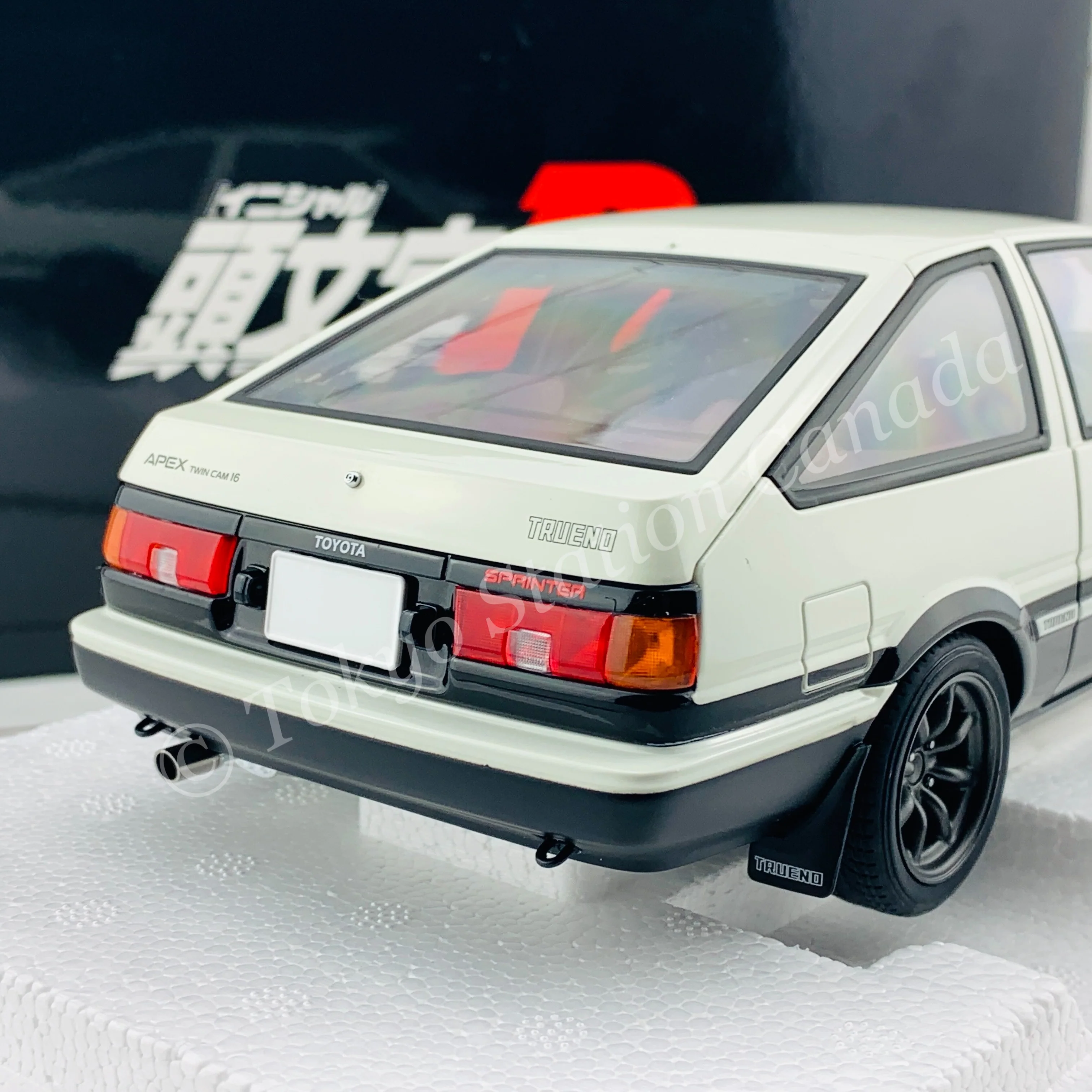 AUTOart 1/18 Toyota Sprinter Trueno AE86 Initial D Project D Final Version 78799 - Image 7