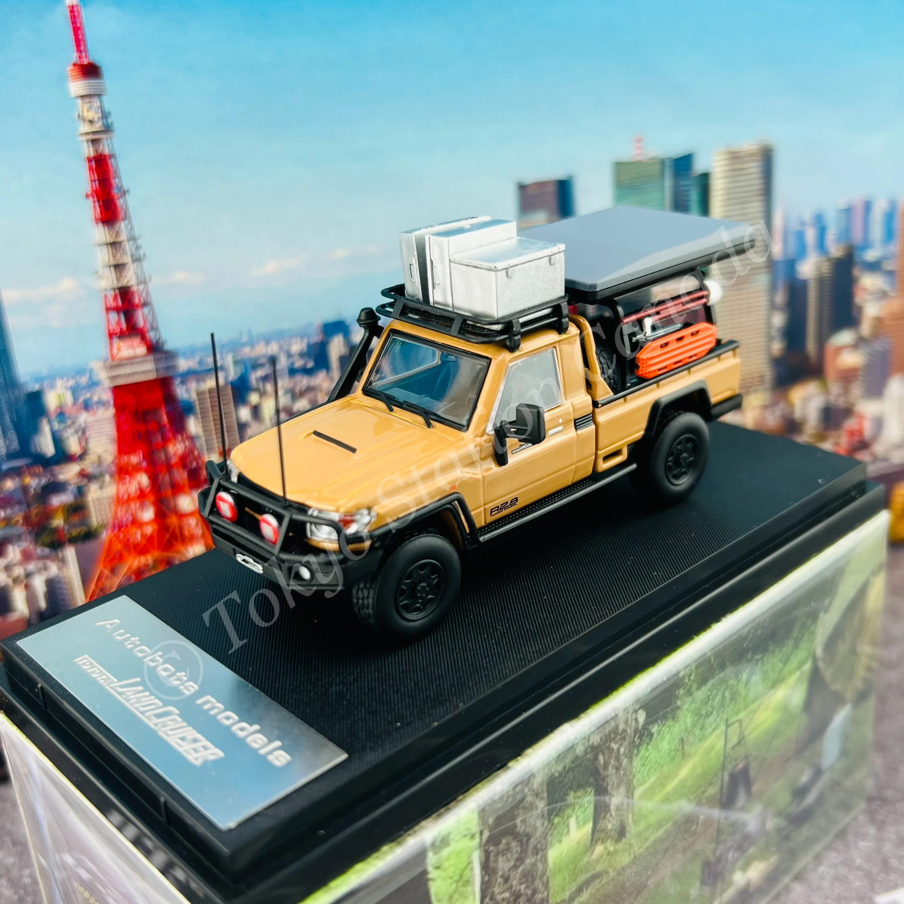 AUTOBOTS 1/64 Toyota Land Cruiser LC79 with Accessories BEIGE - Image 3