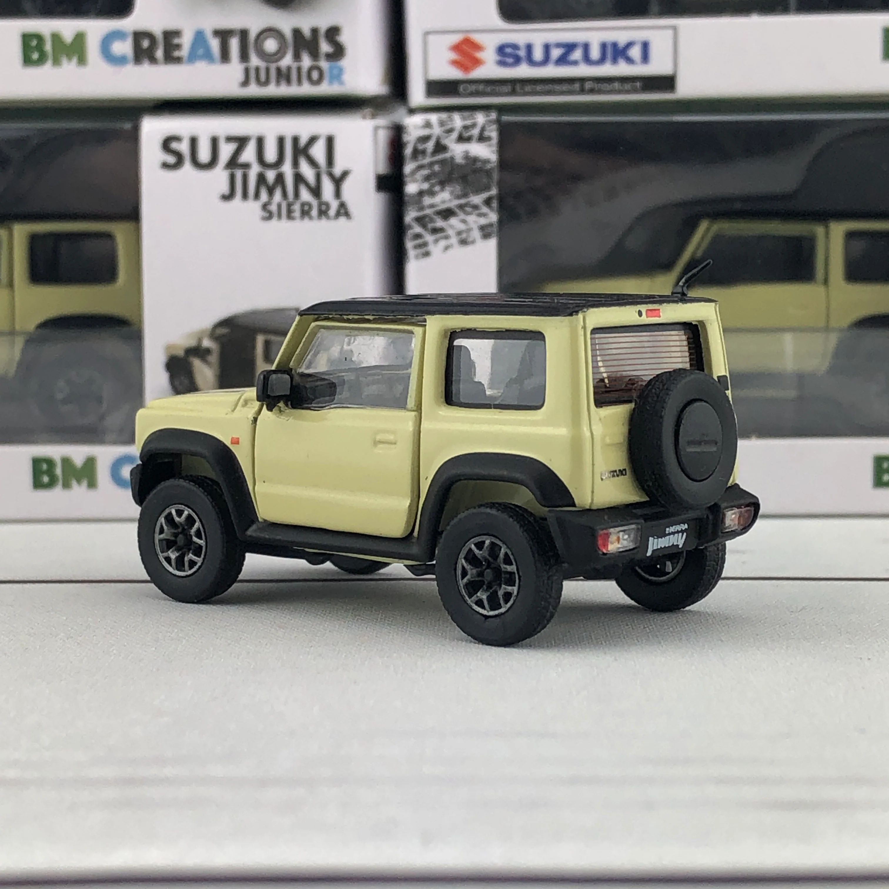 BM CREATIONS 1/64 Suzuki Jimny Sierra (JB74) RHD - Chiffon Ivory Metallic/Bluish Black Pearl 3 Top 64B0001 - Image 4
