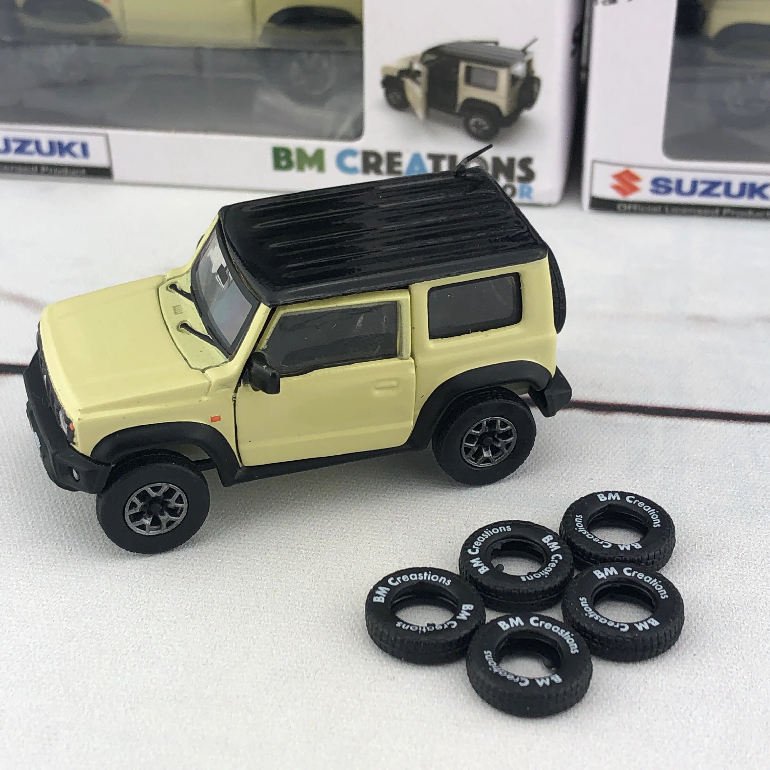 BM CREATIONS 1/64 Suzuki Jimny Sierra (JB74) RHD - Chiffon Ivory Metallic/Bluish Black Pearl 3 Top 64B0001 - Image 7