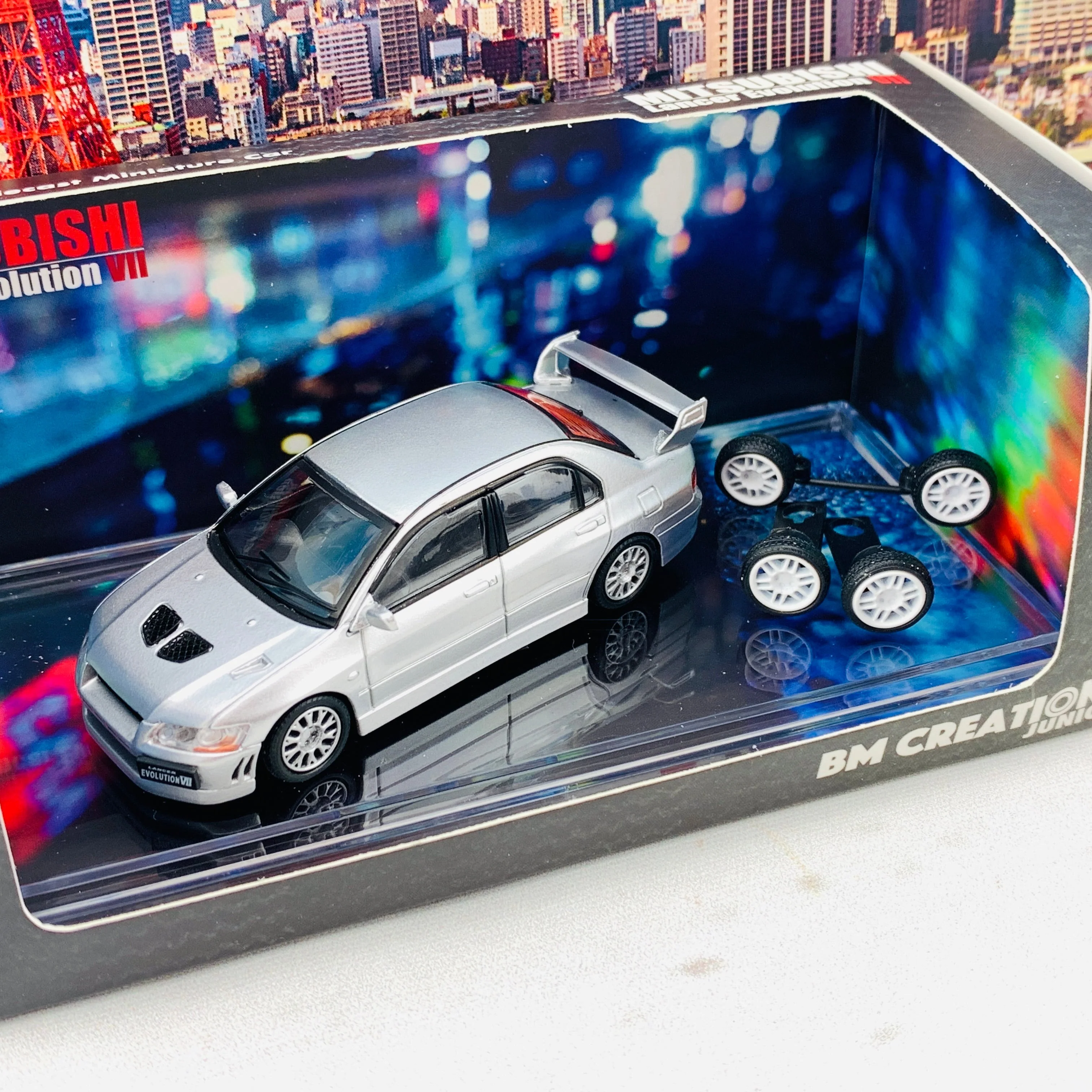 BM Creations JUNIOR 1/64 Mitsubishi Lancer Evolution VII SILVER LHD 64B0087 - Image 2