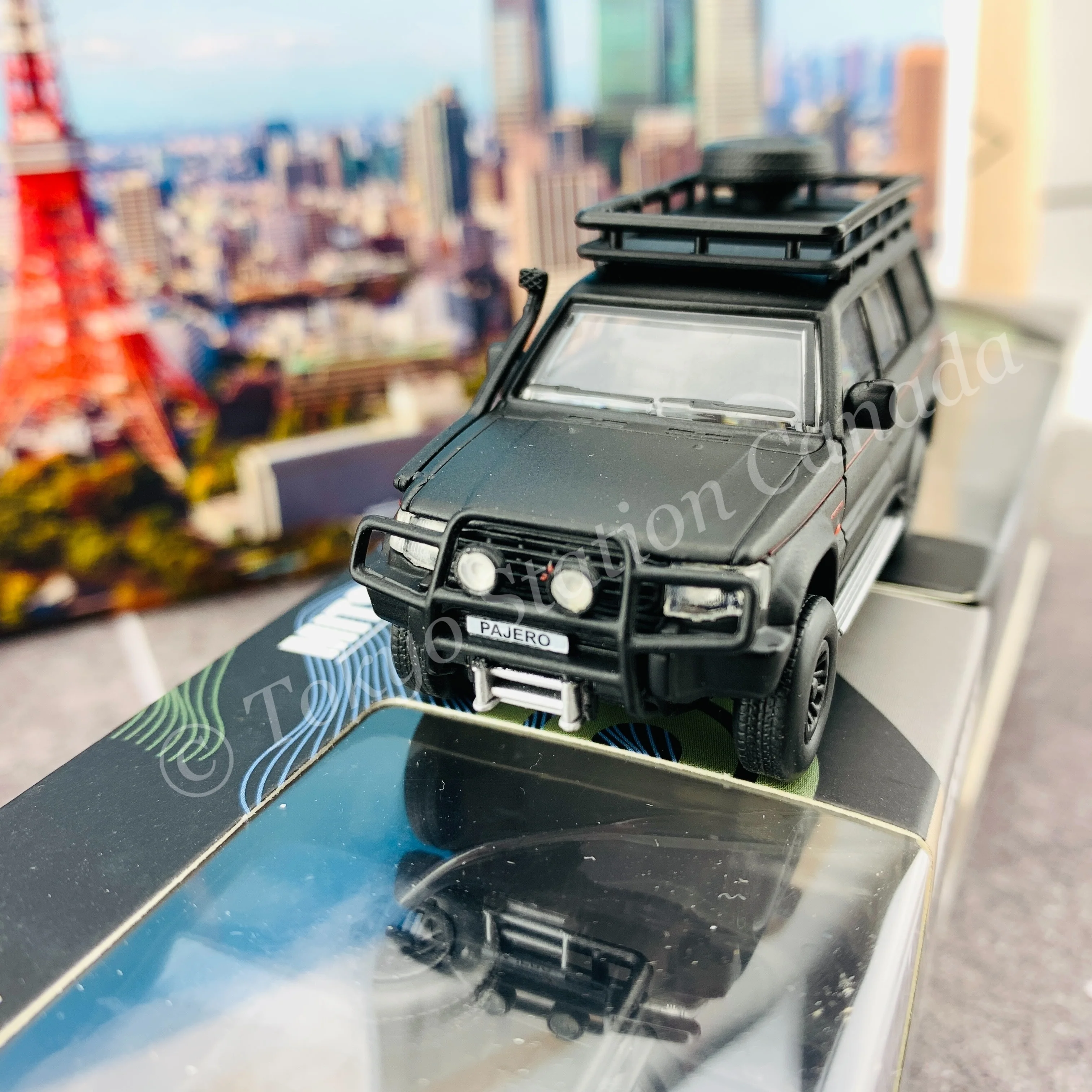BM CREATIONS JUNIOR 1/64 Mitsubishi Pajero 2nd Generation JUNGLE PACK Matt Black LHD 64B0043 - Image 2