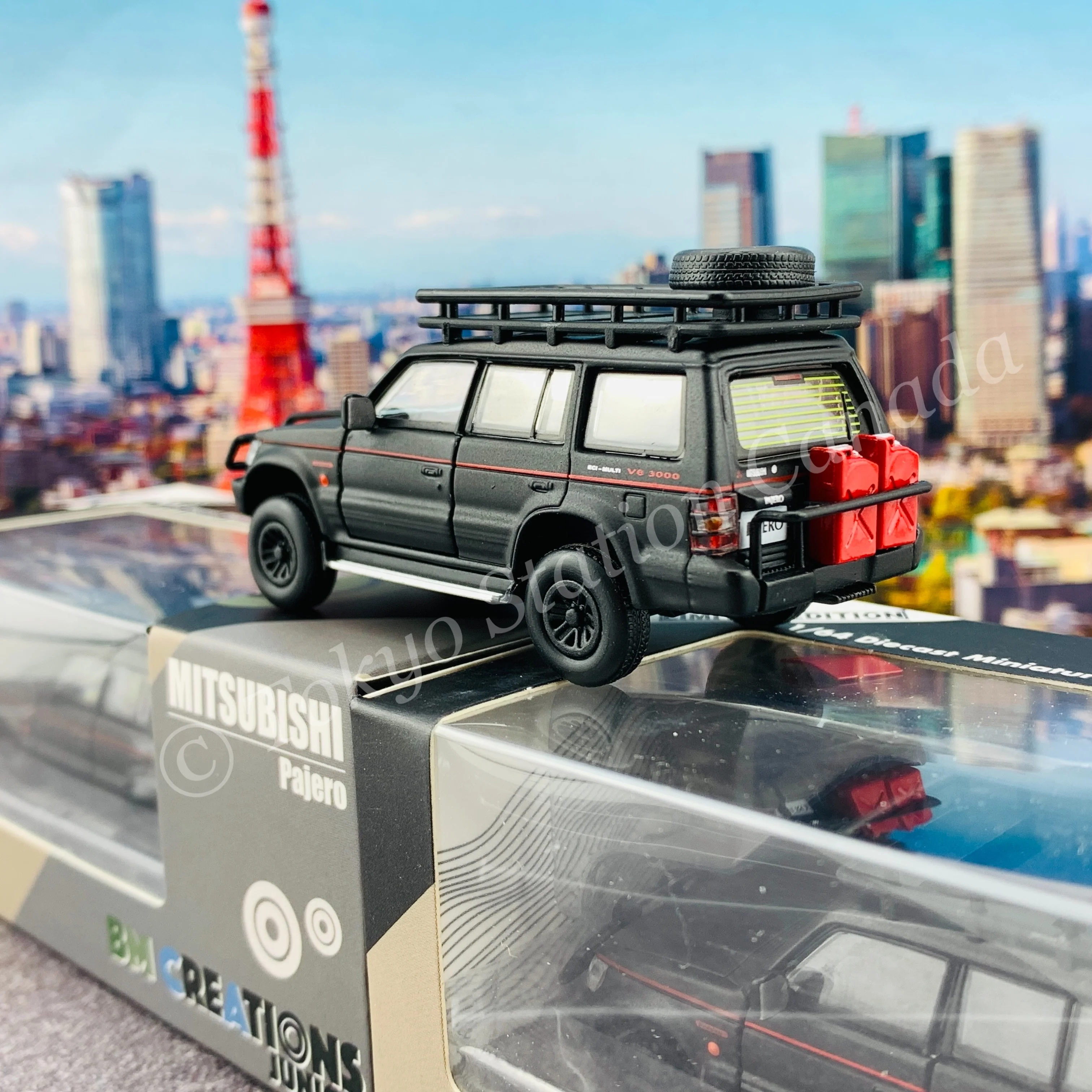 BM CREATIONS JUNIOR 1/64 Mitsubishi Pajero 2nd Generation JUNGLE PACK Matt Black LHD 64B0043 - Image 4