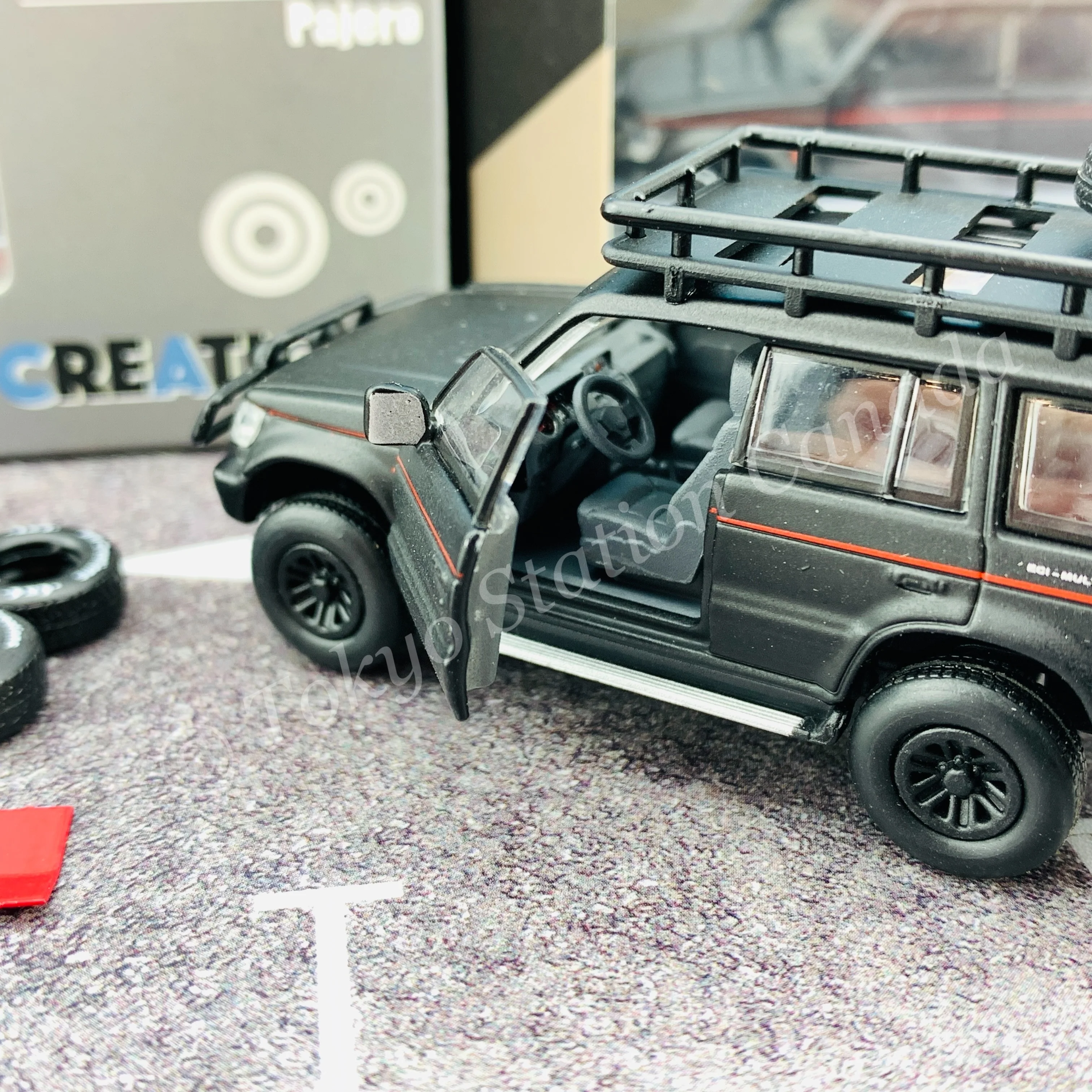 BM CREATIONS JUNIOR 1/64 Mitsubishi Pajero 2nd Generation JUNGLE PACK Matt Black LHD 64B0043 - Image 7