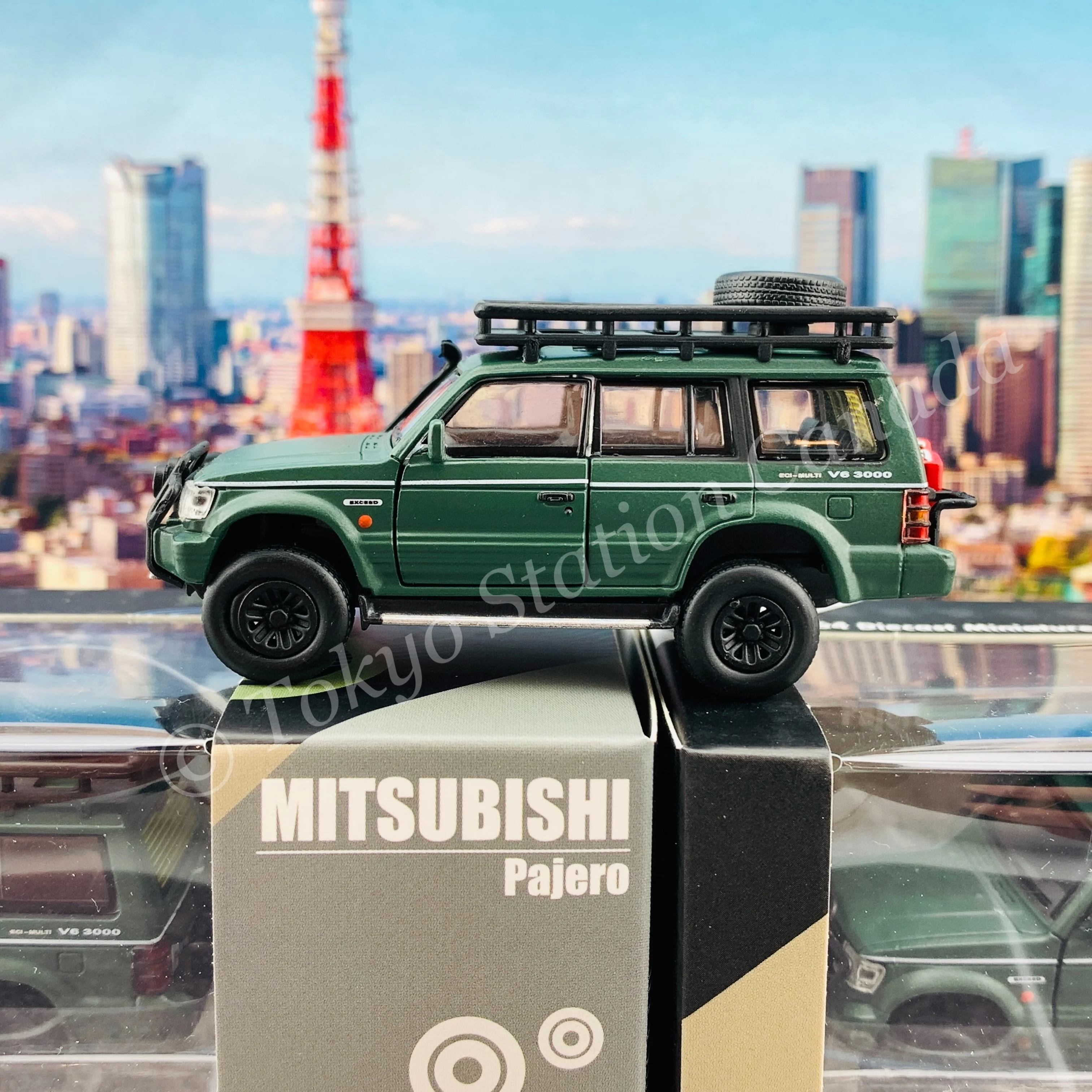 BM CREATIONS JUNIOR 1/64 Mitsubishi Pajero 2nd Generation JUNGLE PACK Matt Green LHD 64B0045 - Image 3