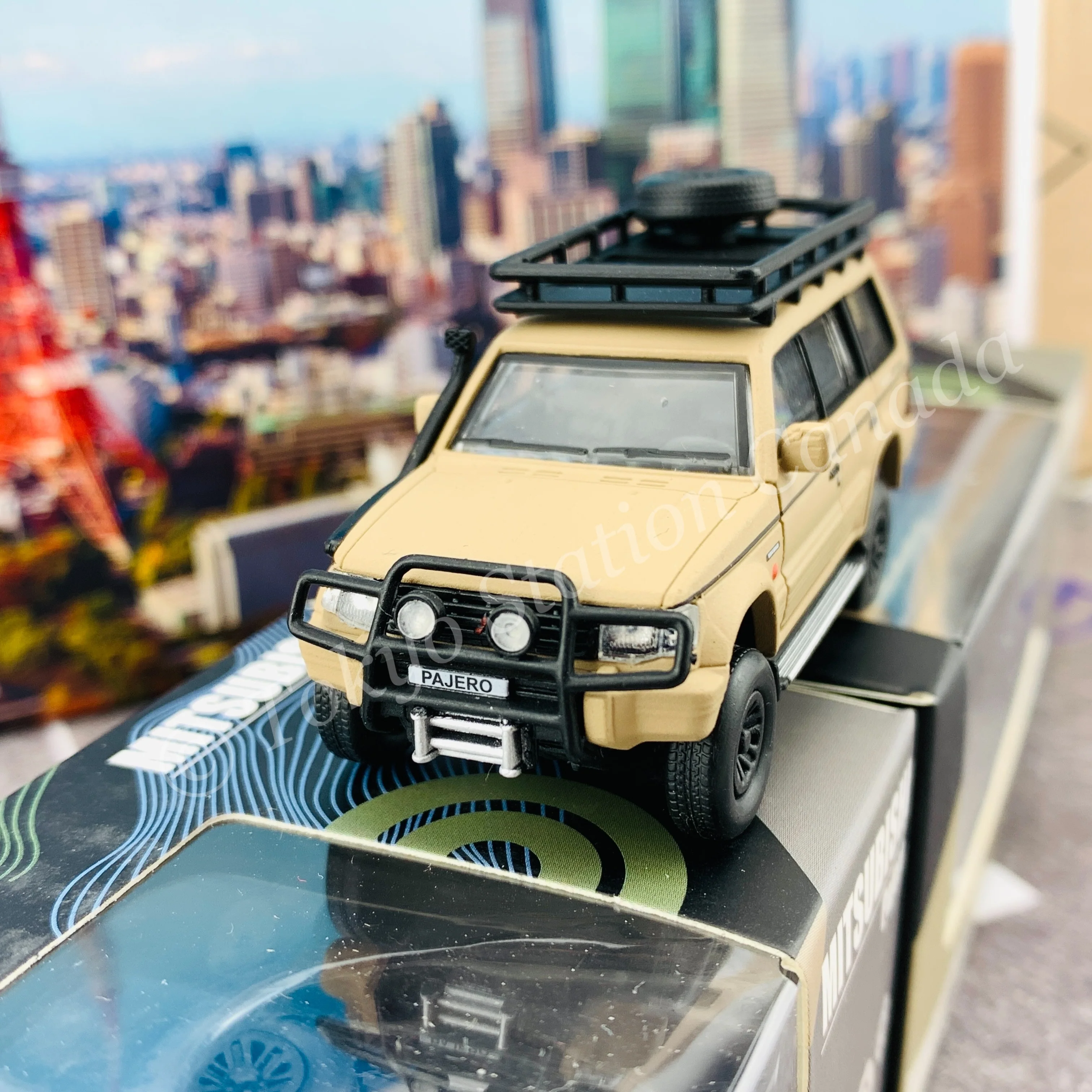BM CREATIONS JUNIOR 1/64 Mitsubishi Pajero 2nd Generation JUNGLE PACK Matt Ivory LHD 64B0047 - Image 2