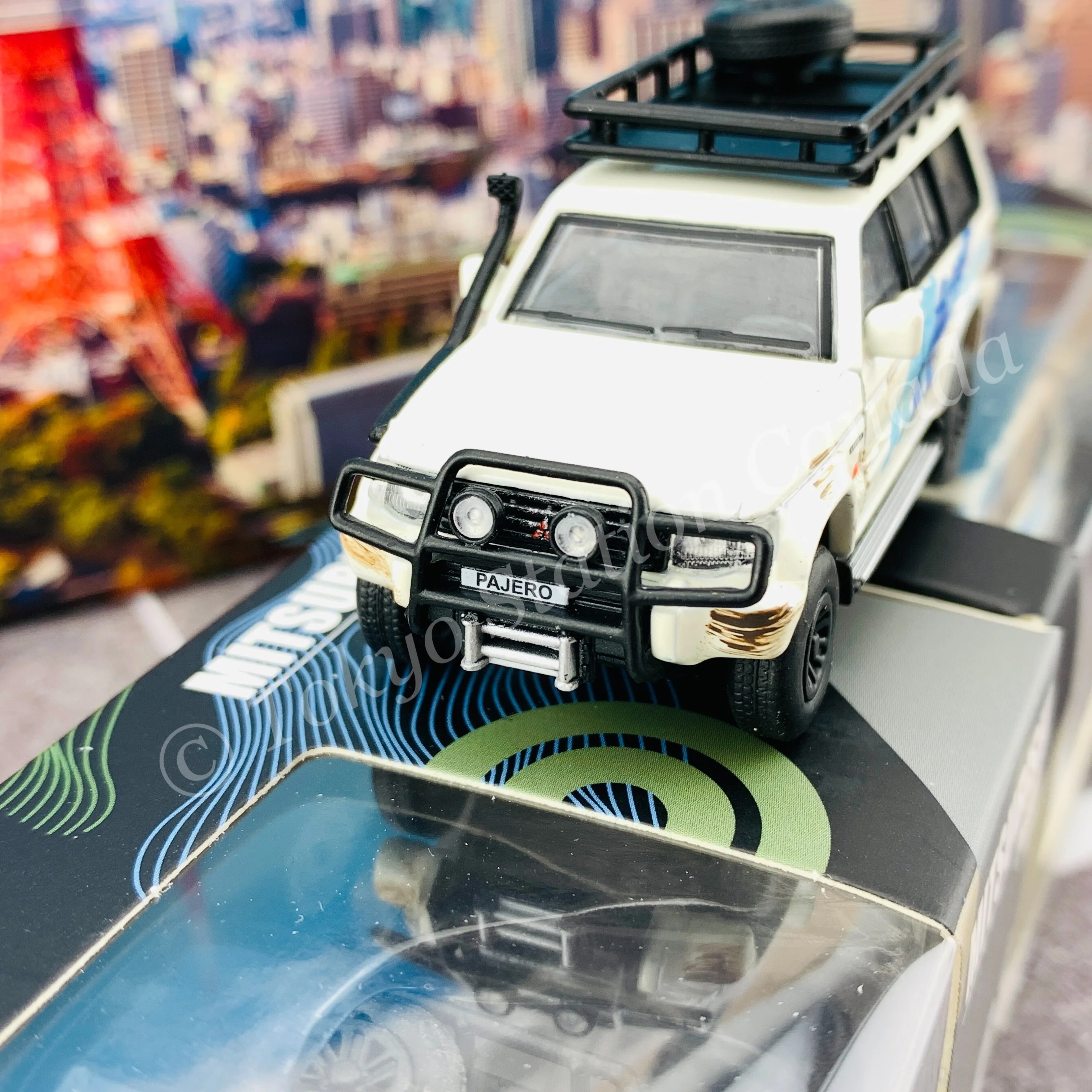 BM CREATIONS JUNIOR 1/64 Mitsubishi Pajero 2nd Generation JUNGLE PACK White LHD 64B0055 - Image 2