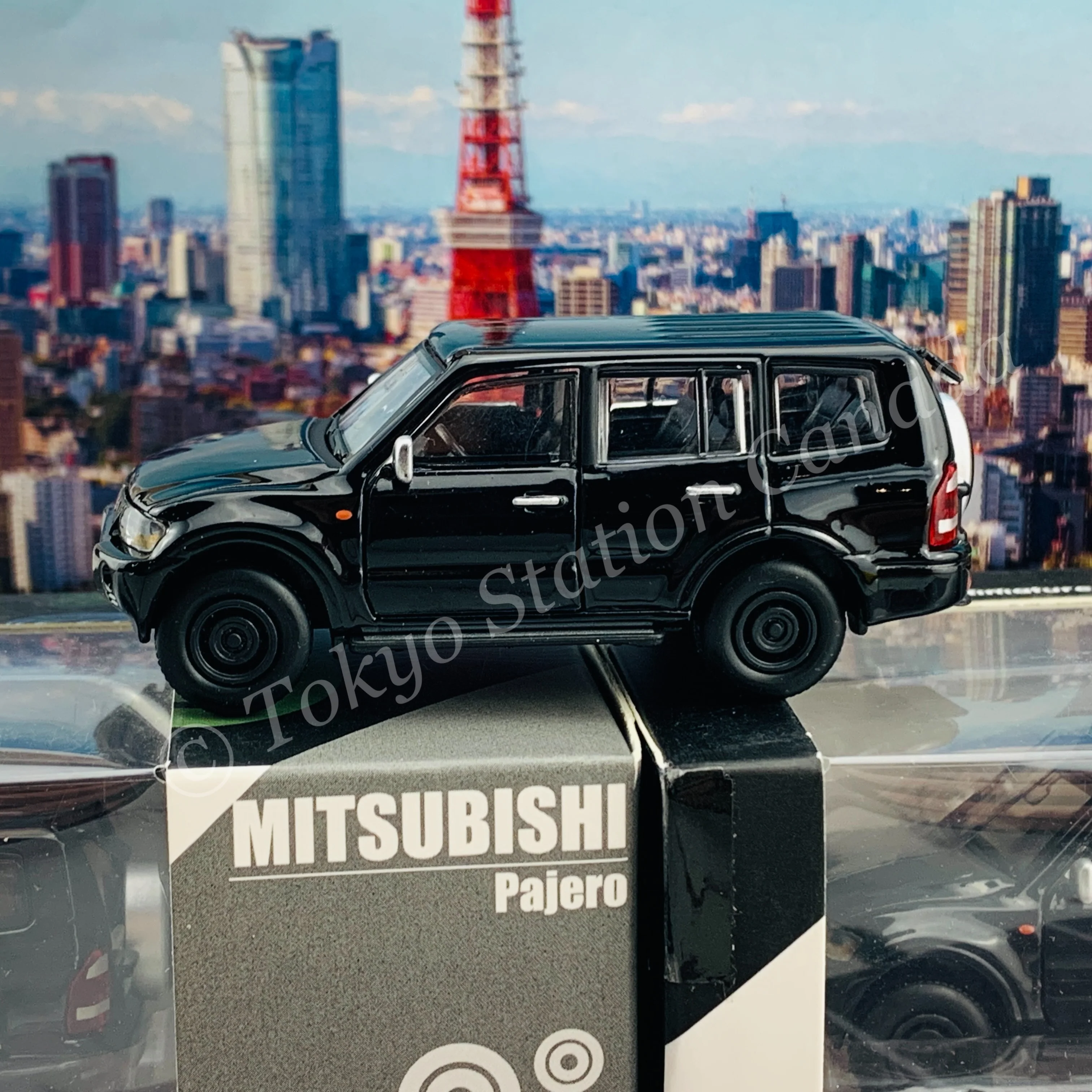 BM CREATIONS JUNIOR 1/64 Mitsubishi Pajero 3rd Generation 2003 BLACK LHD 64B0041 - Image 2