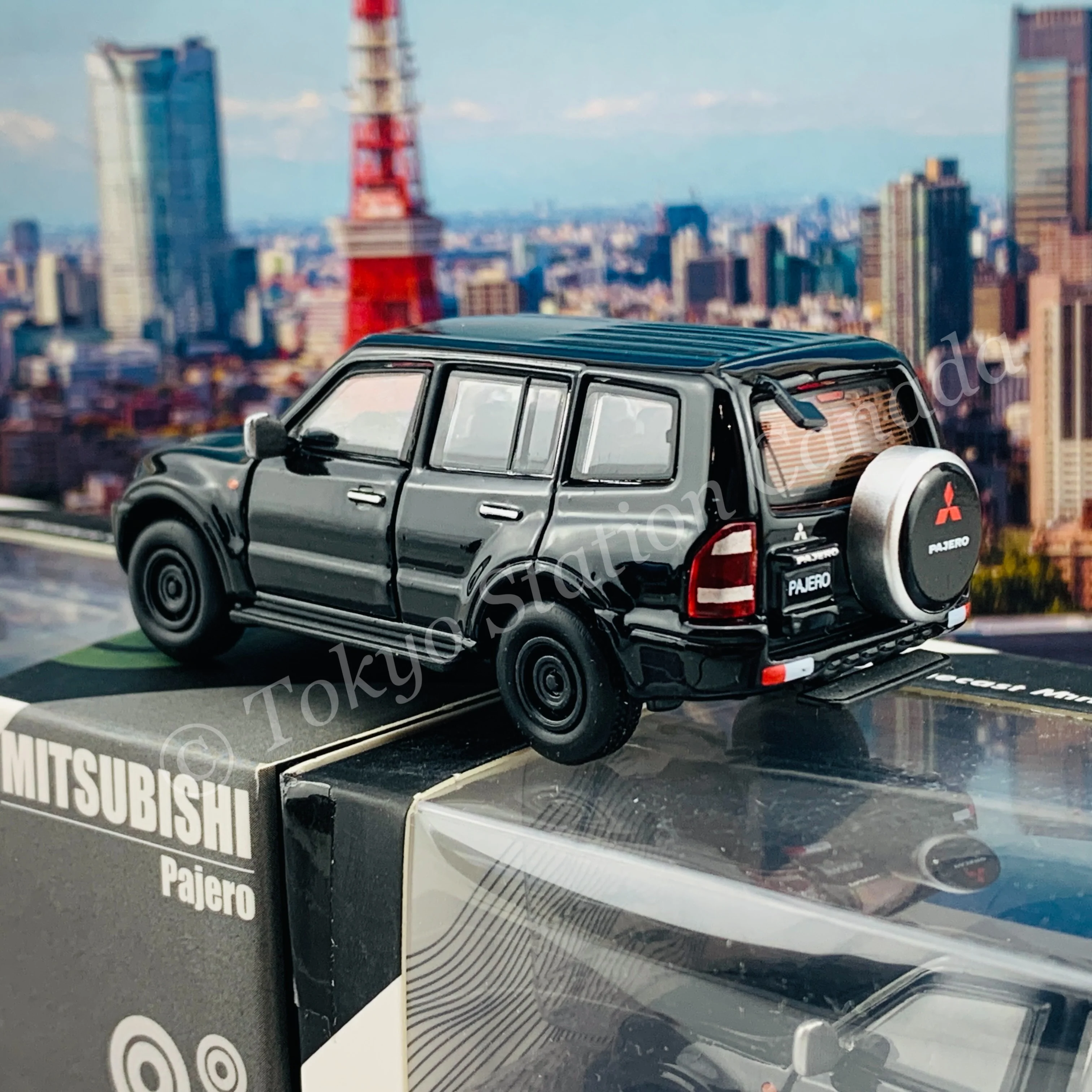 BM CREATIONS JUNIOR 1/64 Mitsubishi Pajero 3rd Generation 2003 BLACK LHD 64B0041 - Image 5