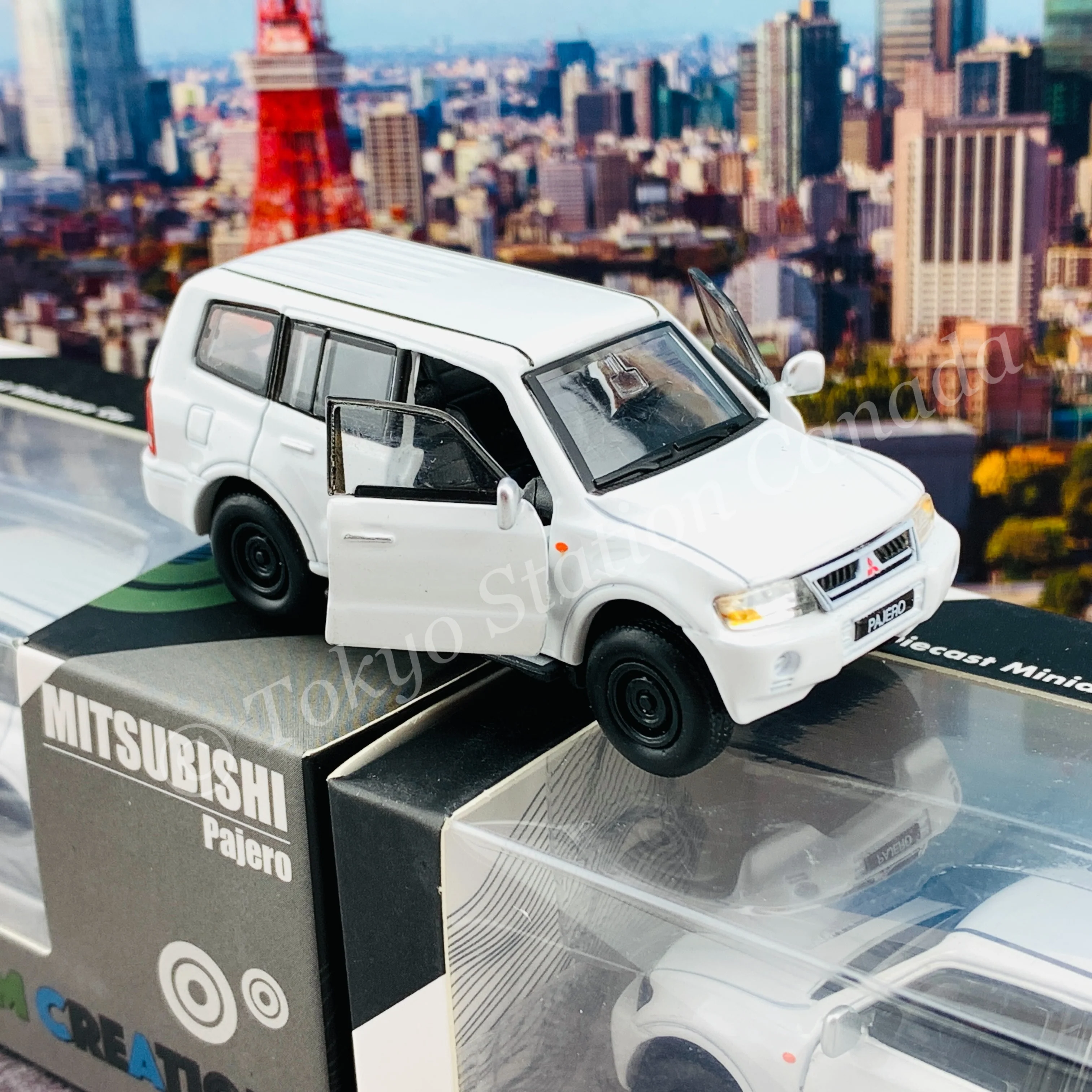 BM CREATIONS JUNIOR 1/64 Mitsubishi Pajero 3rd Generation 2003 WHITE LHD 64B0039 - Image 5