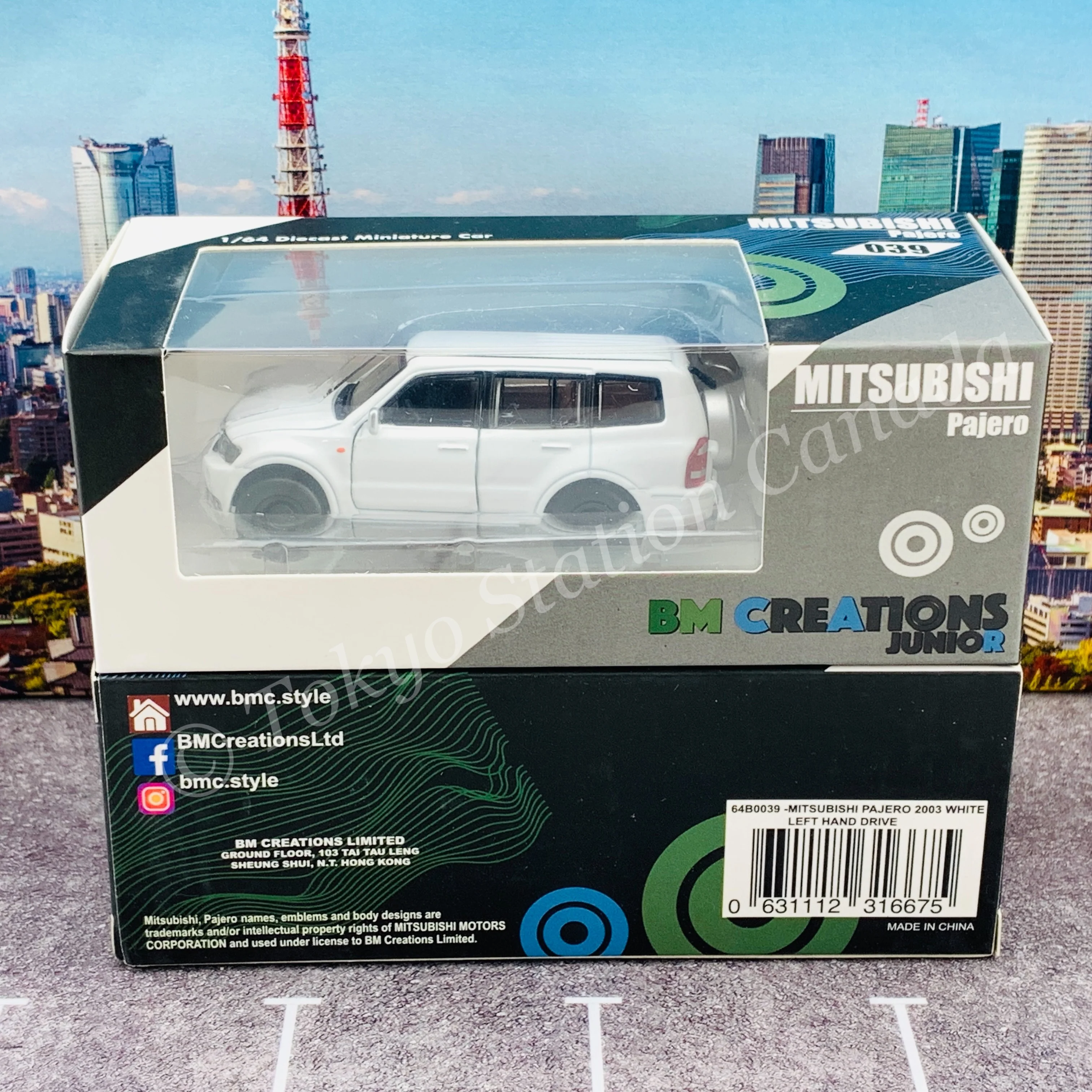 BM CREATIONS JUNIOR 1/64 Mitsubishi Pajero 3rd Generation 2003 WHITE LHD 64B0039 - Image 6