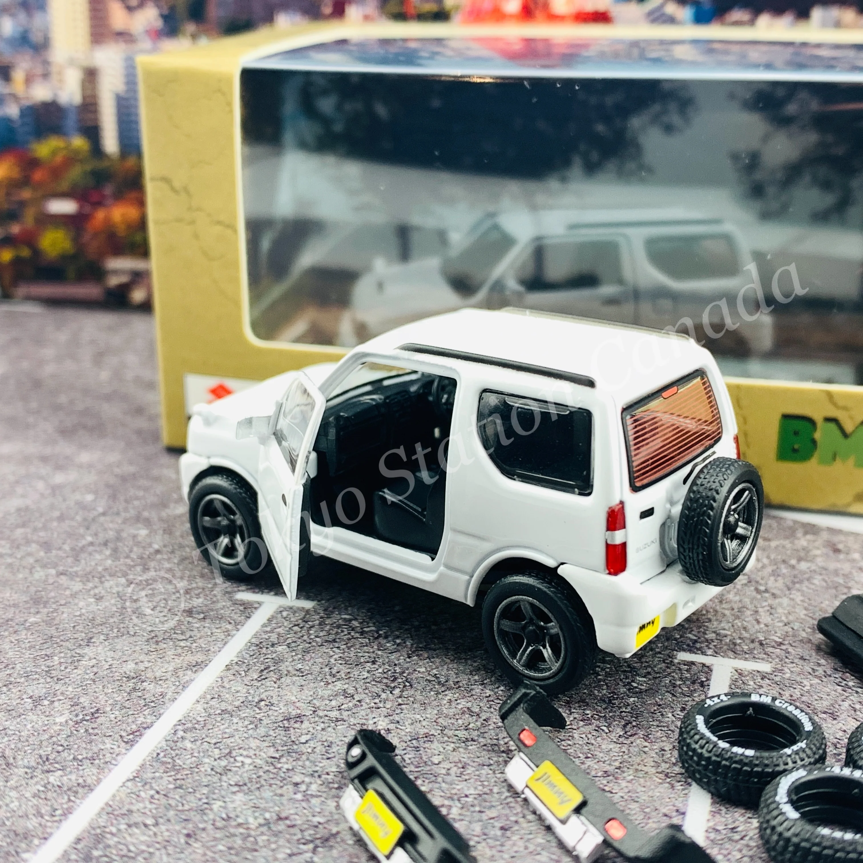 BM CREATIONS JUNIOR 1/64 Suzuki Jimny JB23 WHITE RHD (With Offroad Package) 64B0069 - Image 6