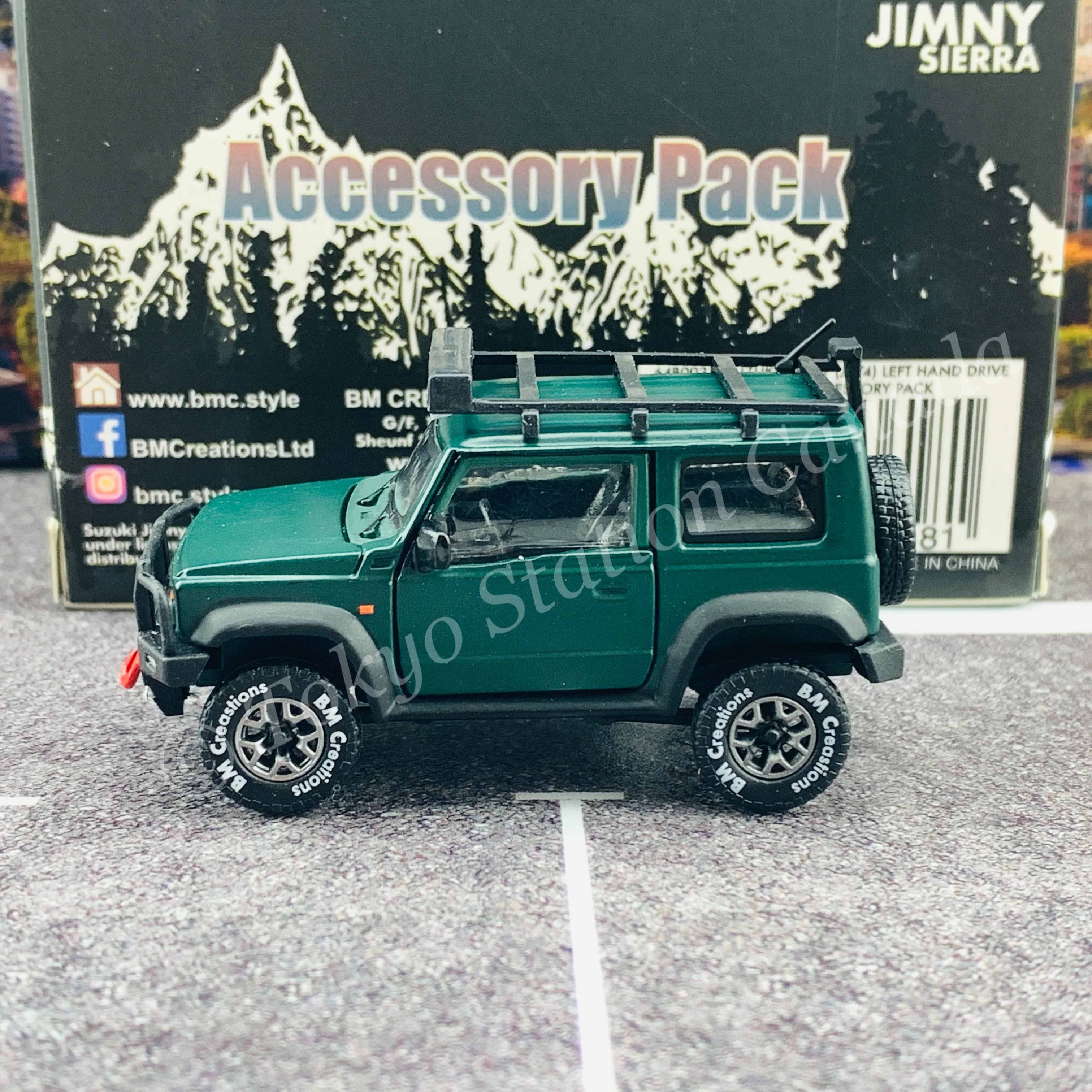 BM CREATIONS JUNIOR 1/64 Suzuki Jimny SIERRA JB74 with Accessory Pack Matt Green LHD 64B0033 - Image 10
