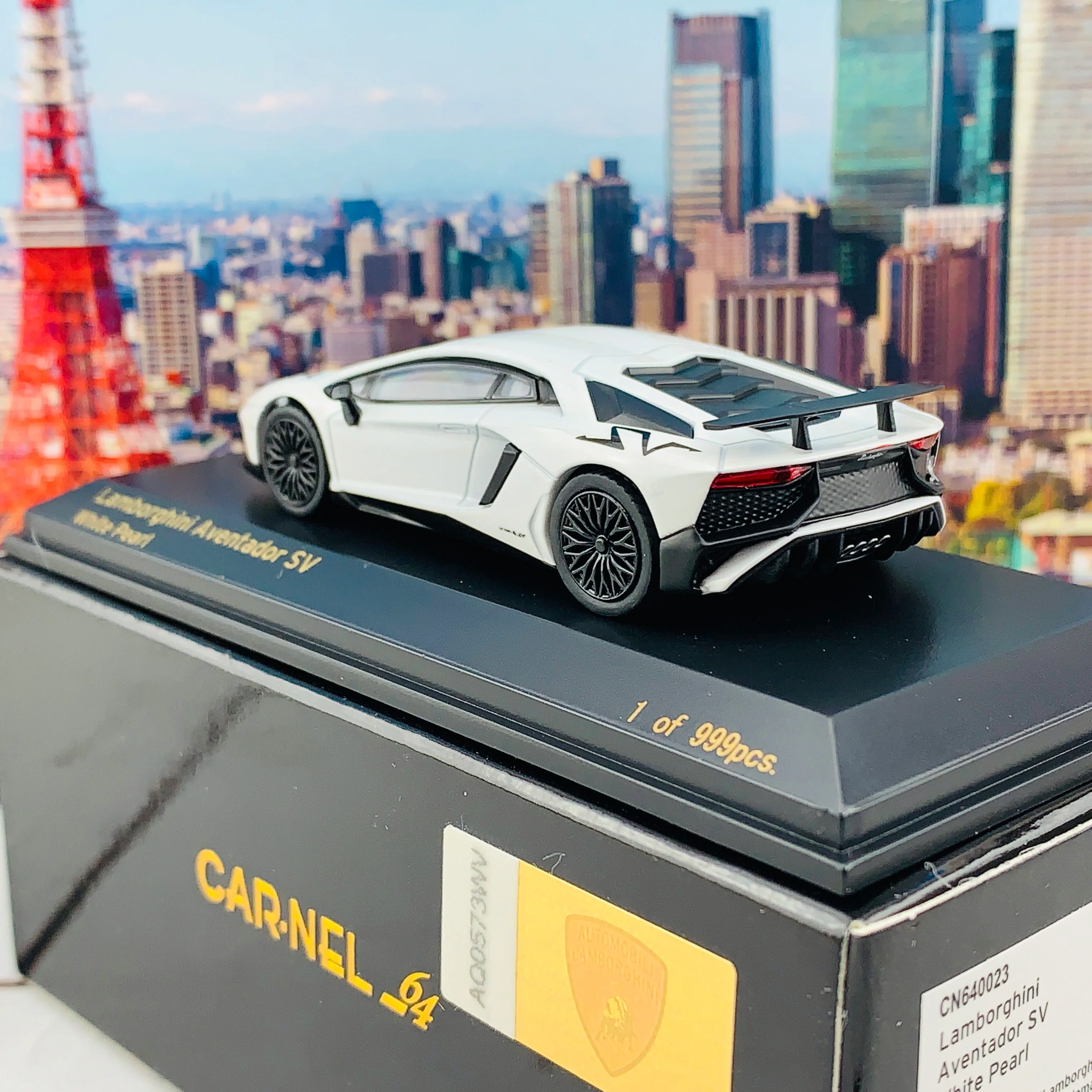 CAR-NEL 1/64 Lamborghini Aventador SV White Pearl CN640023 - Image 3