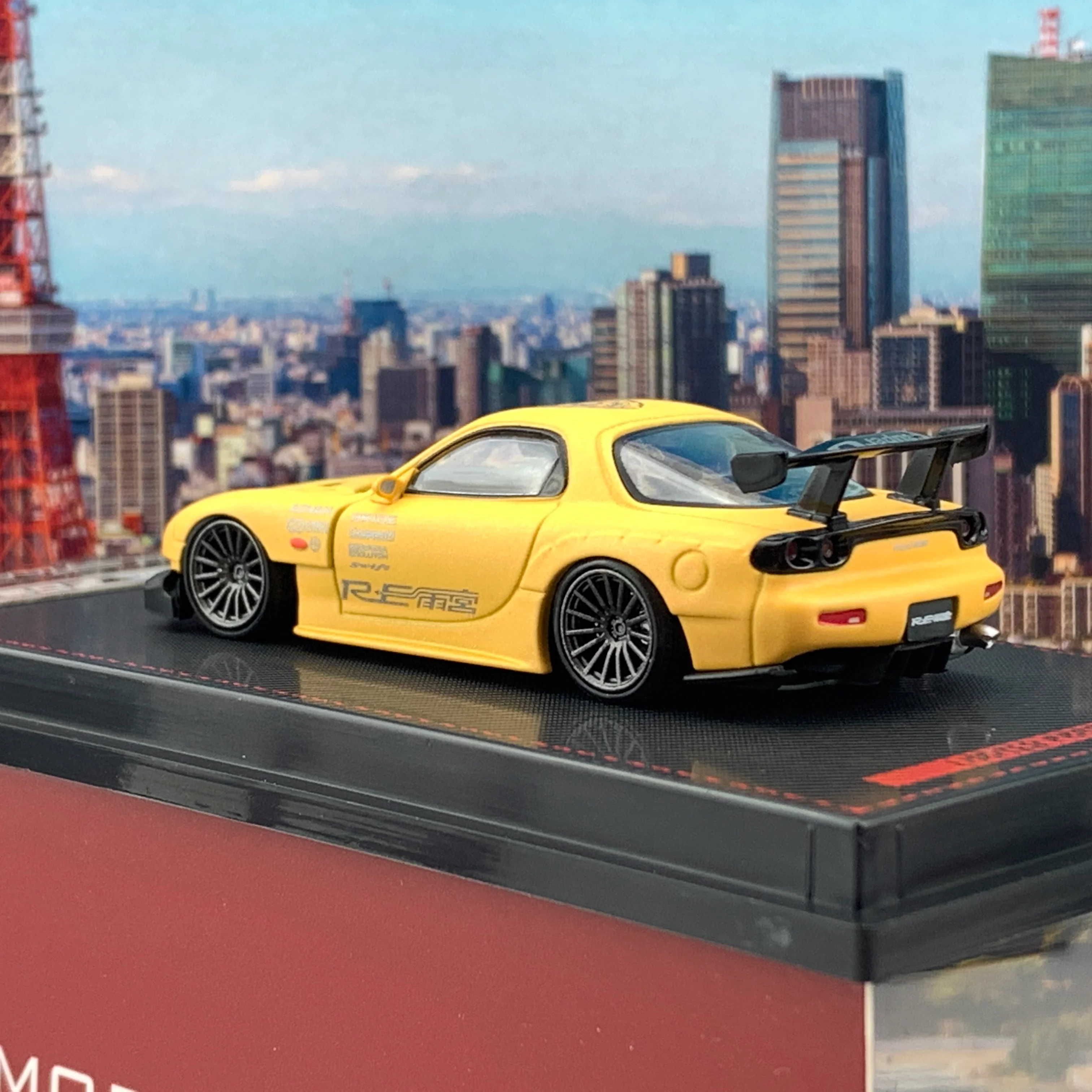 Ignition Model 1/64 Mazda RX7 FD3S RE Amemiya Matte Yellow IG2062 - Image 5
