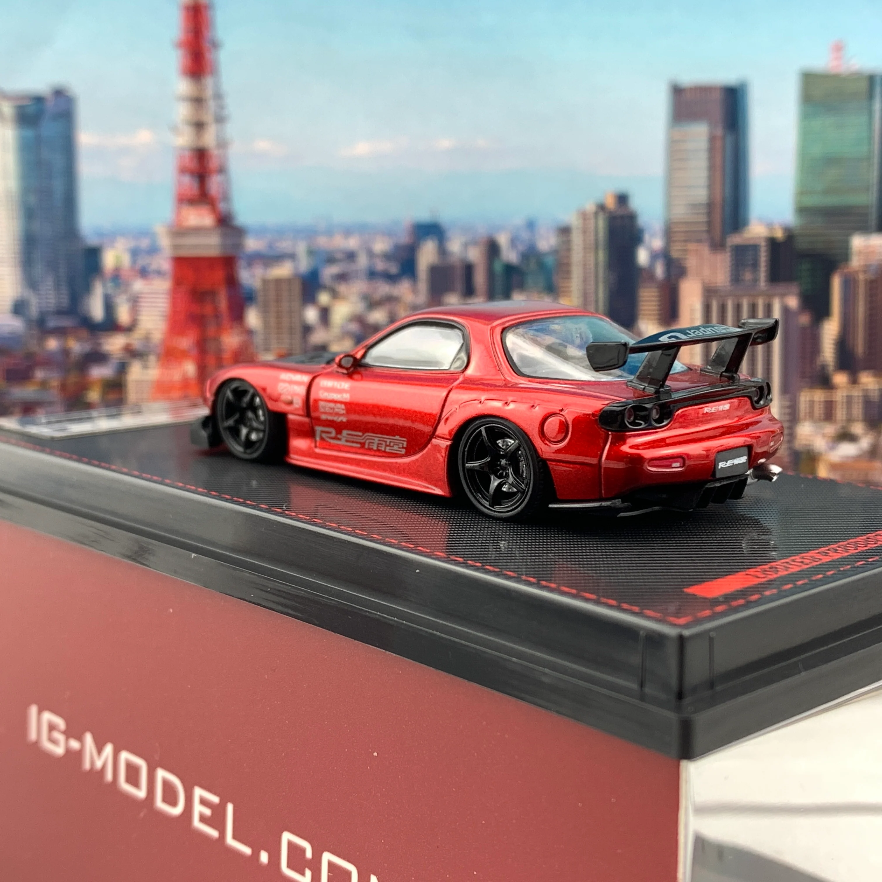Ignition Model 1/64 Mazda RX7 FD3S RE Amemiya Red Metallic IG2063 - Image 4