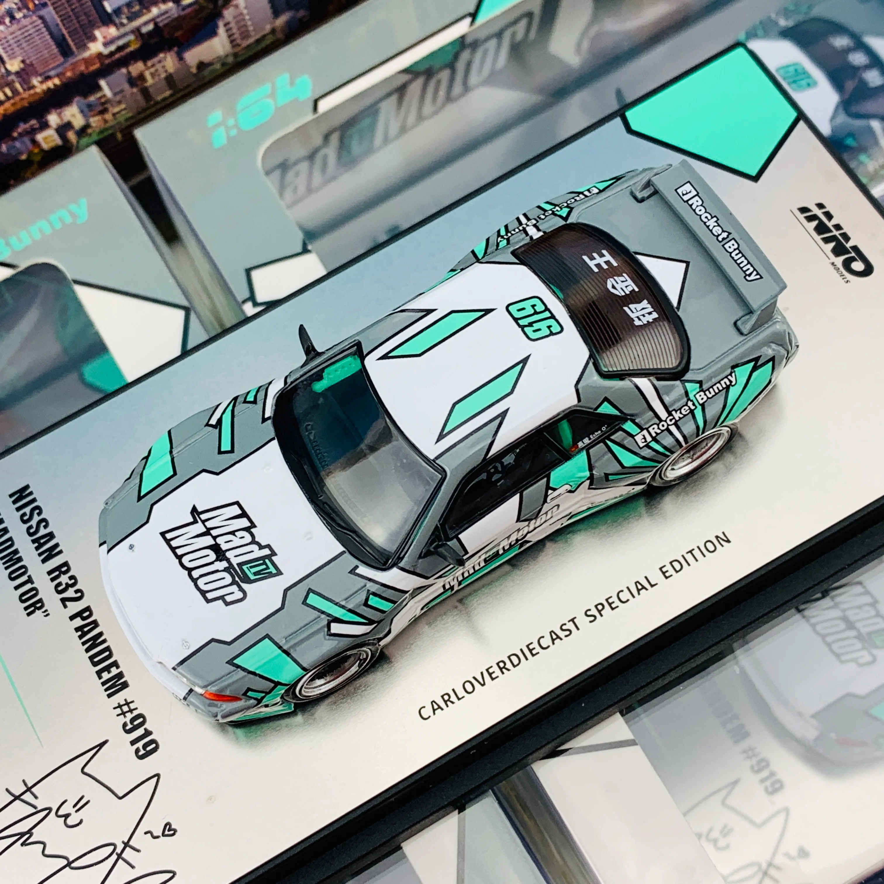 INNO64 1/64 NISSAN SKYLINE GTR R32 PANDEM MAD MOTOR ECHO GAO - CDC 2018 Champion IN64-R32P-MMEG - Image 4