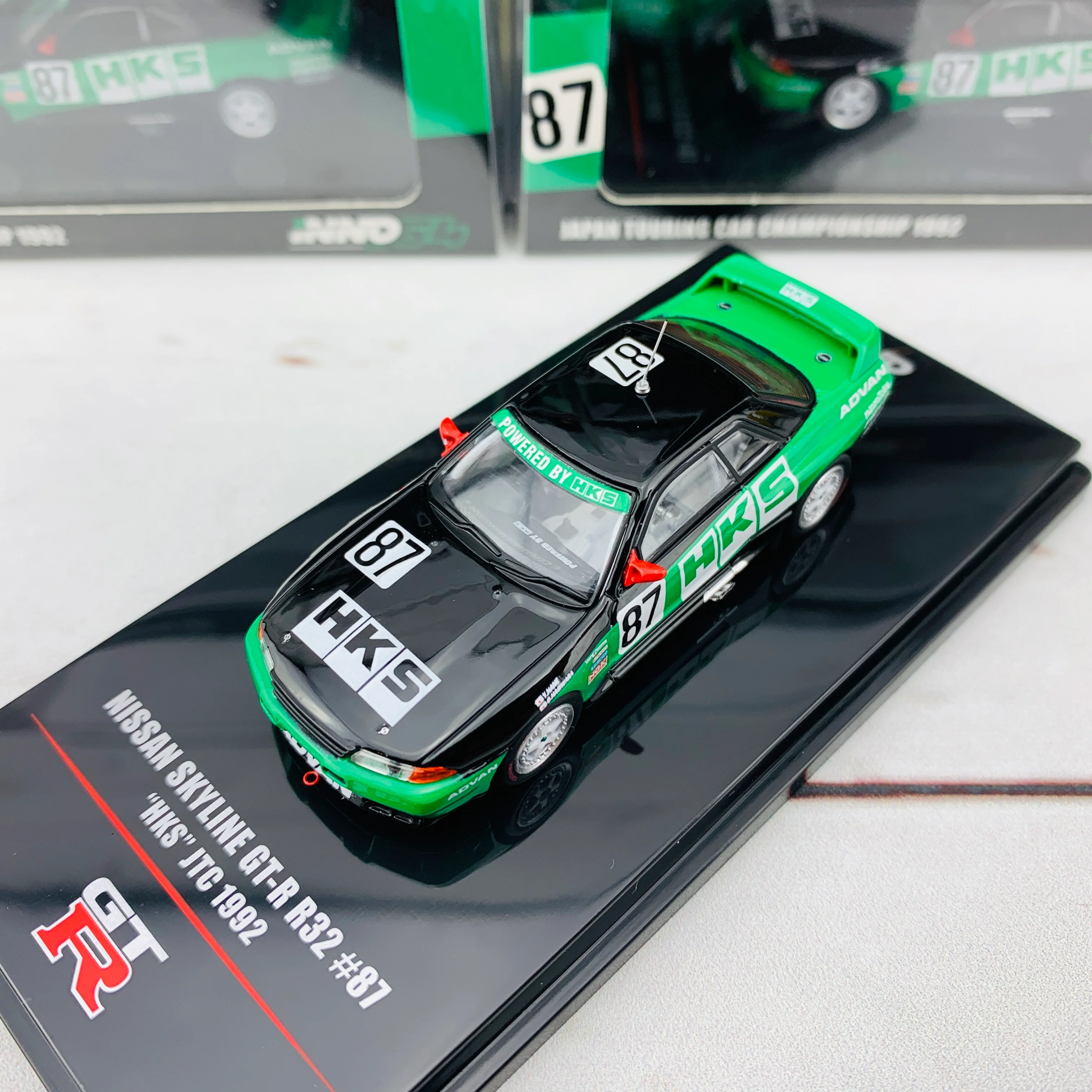 INNO64 NISSAN SKYLINE GTR R32 #87 HKS JTC 1992 IN64-R32-HKS92 - Image 2