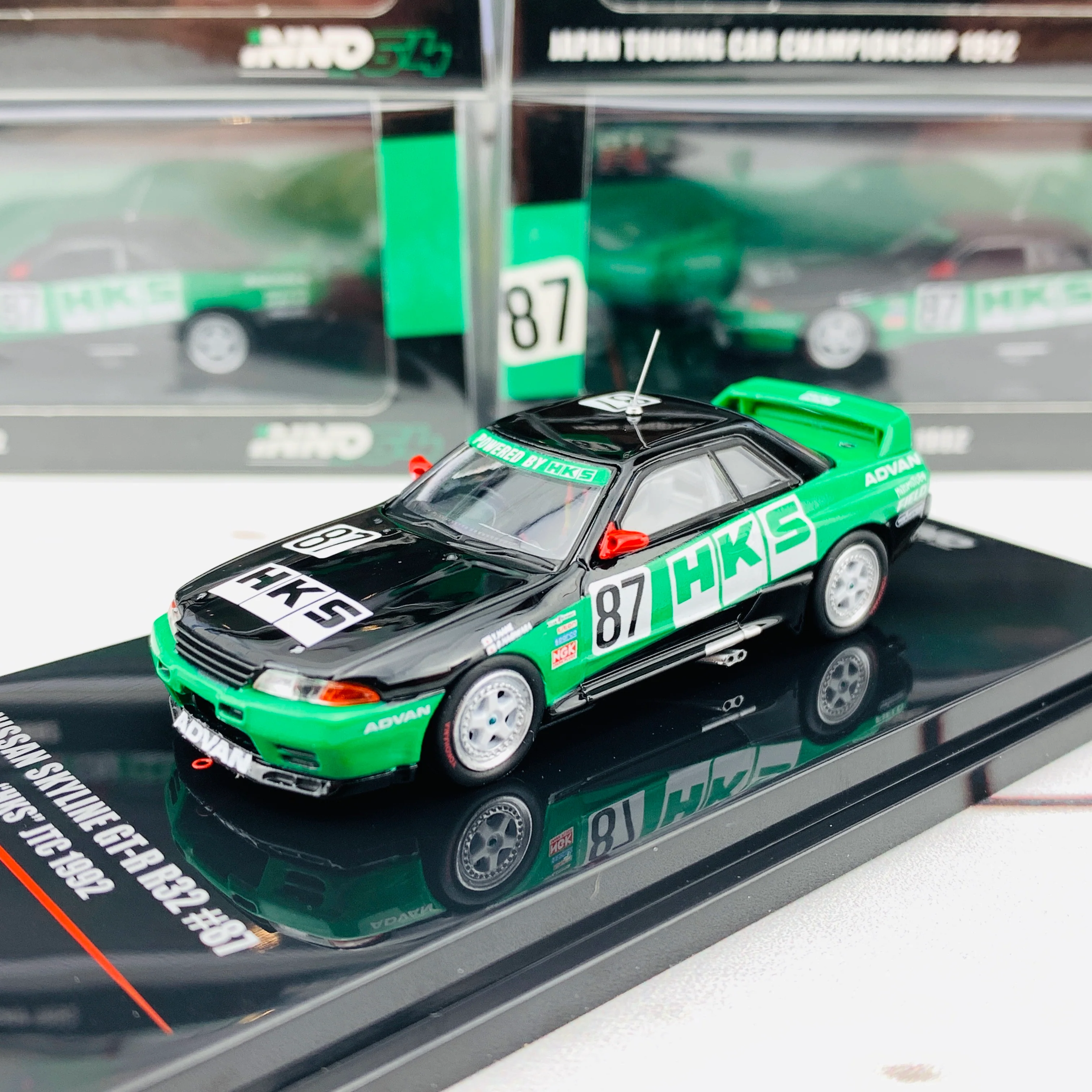 INNO64 NISSAN SKYLINE GTR R32 #87 HKS JTC 1992 IN64-R32-HKS92 - Image 3