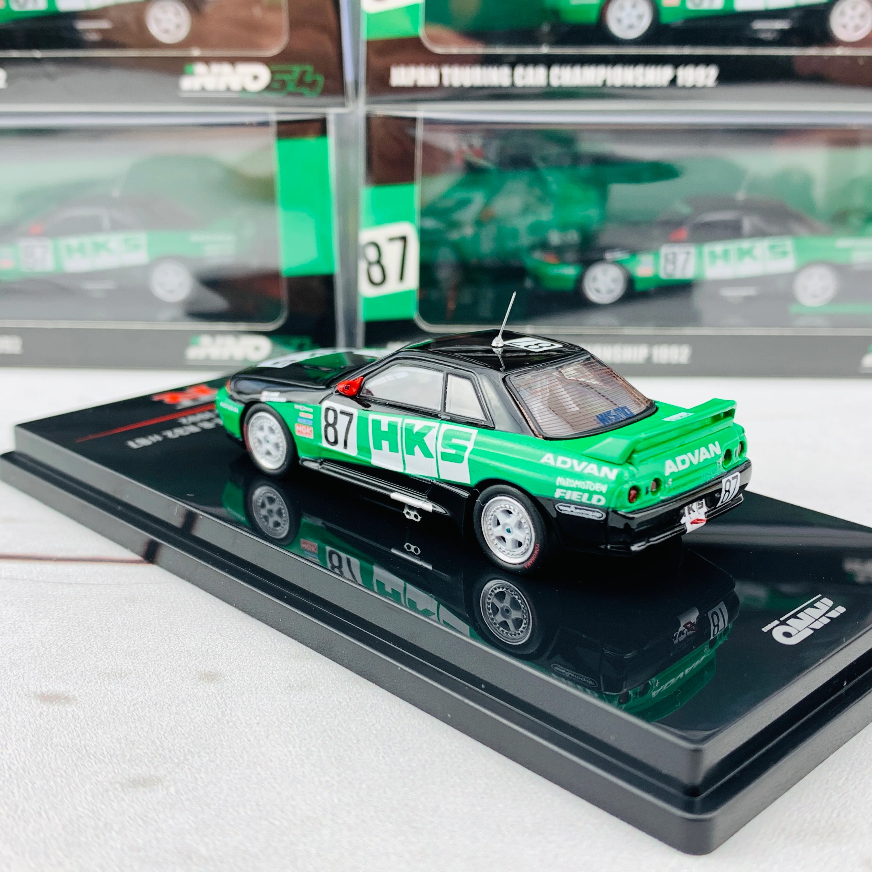 INNO64 NISSAN SKYLINE GTR R32 #87 HKS JTC 1992 IN64-R32-HKS92 - Image 4