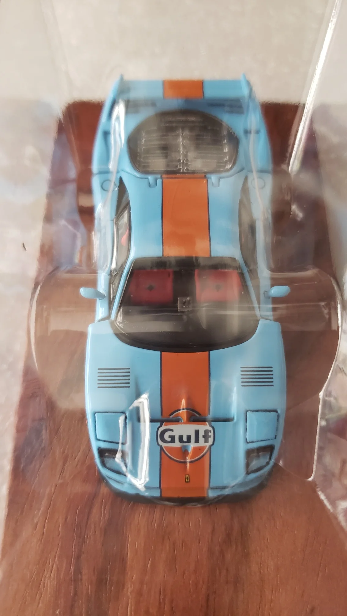PGM 1/64 F40 LM GULF Diecast Fully Opened with rectangular wooden stand PGM-640602A - Image 2