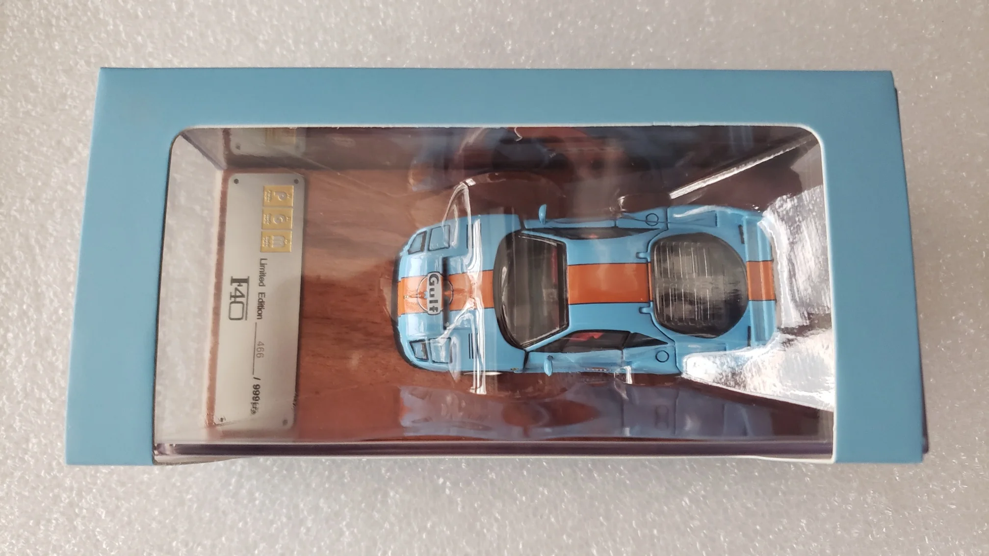 PGM 1/64 F40 LM GULF Diecast Fully Opened with rectangular wooden stand PGM-640602A - Image 3