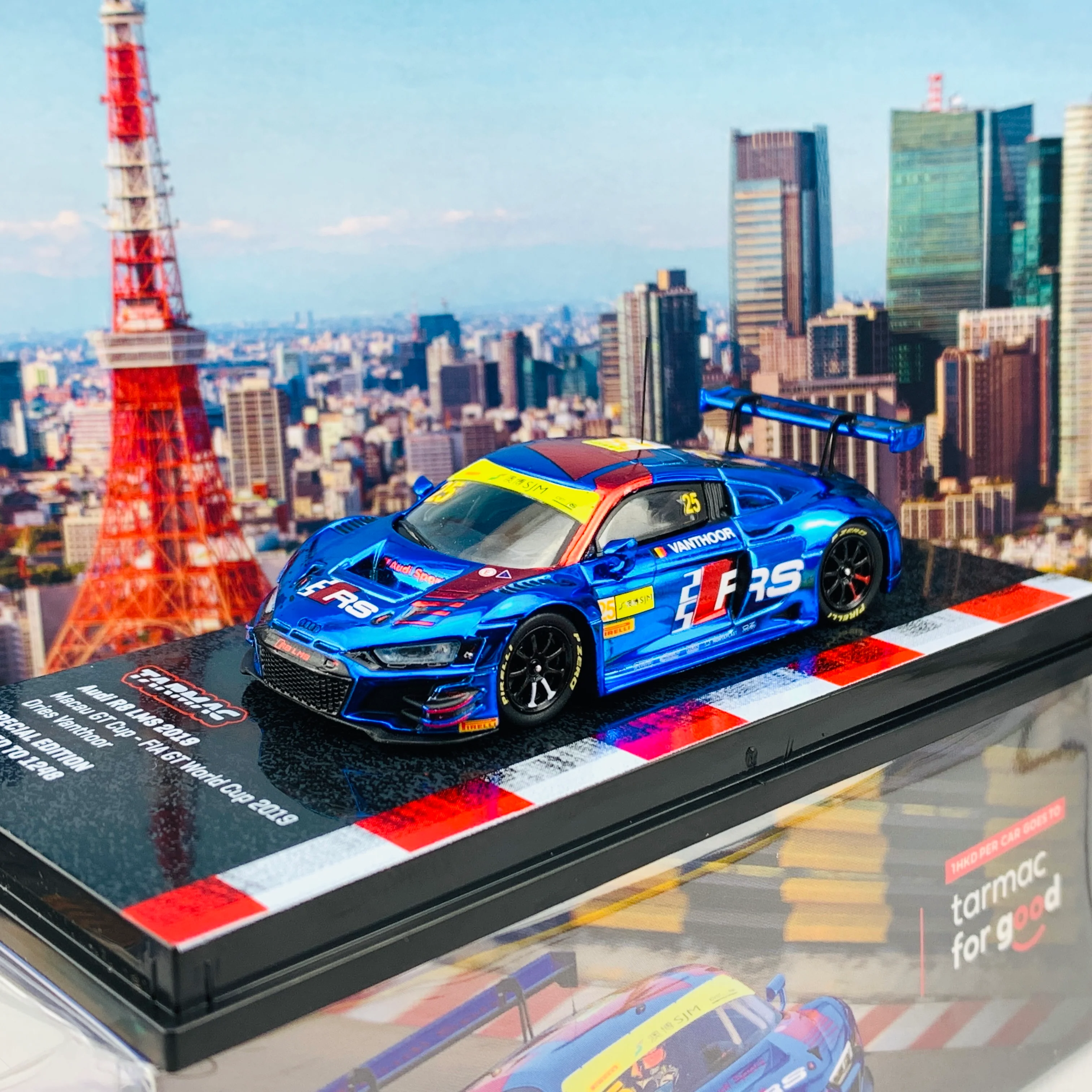 Tarmac Works 1/64 Audi R8 LMS 2019 Macau GT Cup FIA GT World Cup 2019 #25 - Macau GP 2020 Special Edition - HOBBY64 T64-013-19MGP25 - Image 2
