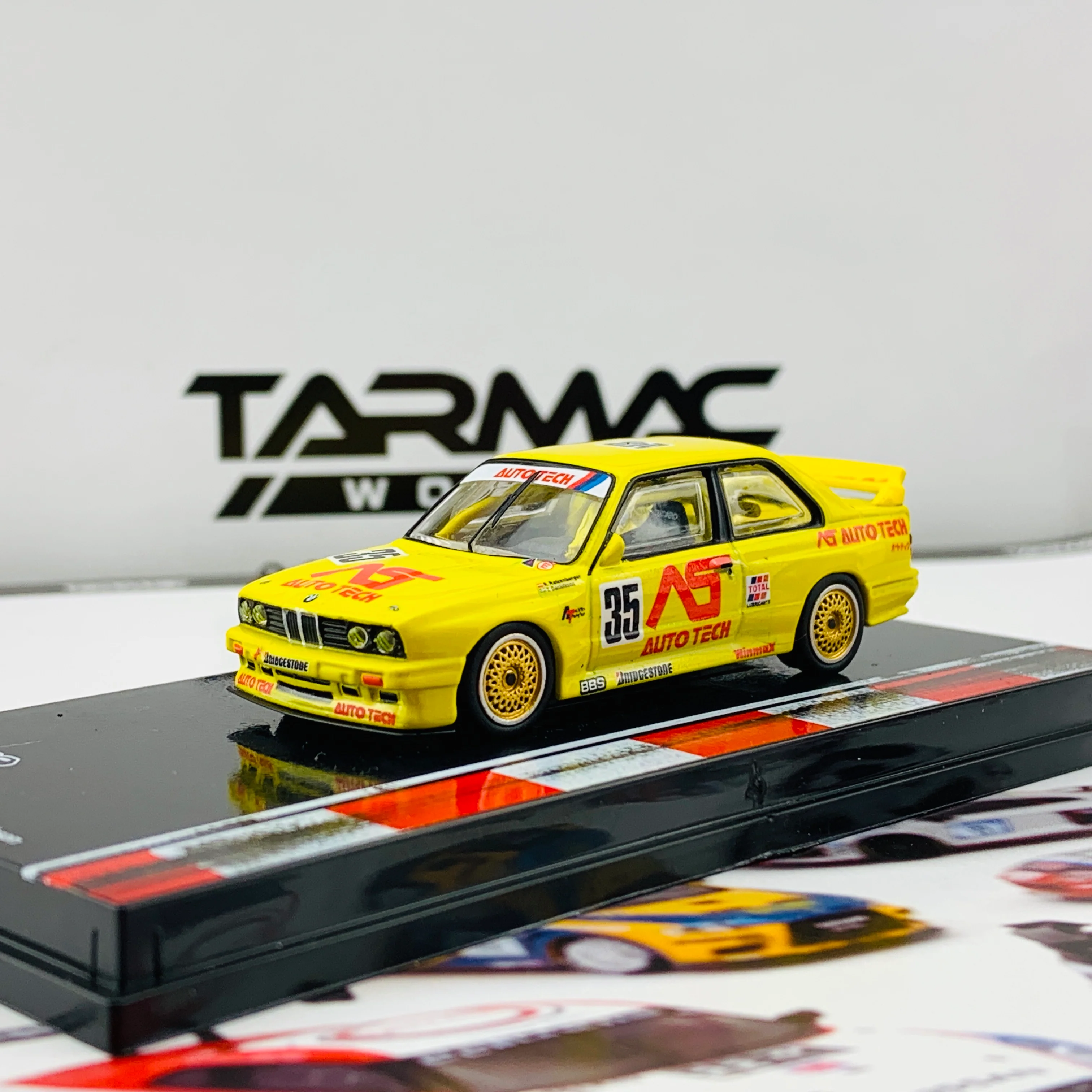 Tarmac Works 1/64 BMW M3 E30 JTCC 1991 Division 2 Champion - Japan Special Edition T64-009-91JCTCC35 - Image 2