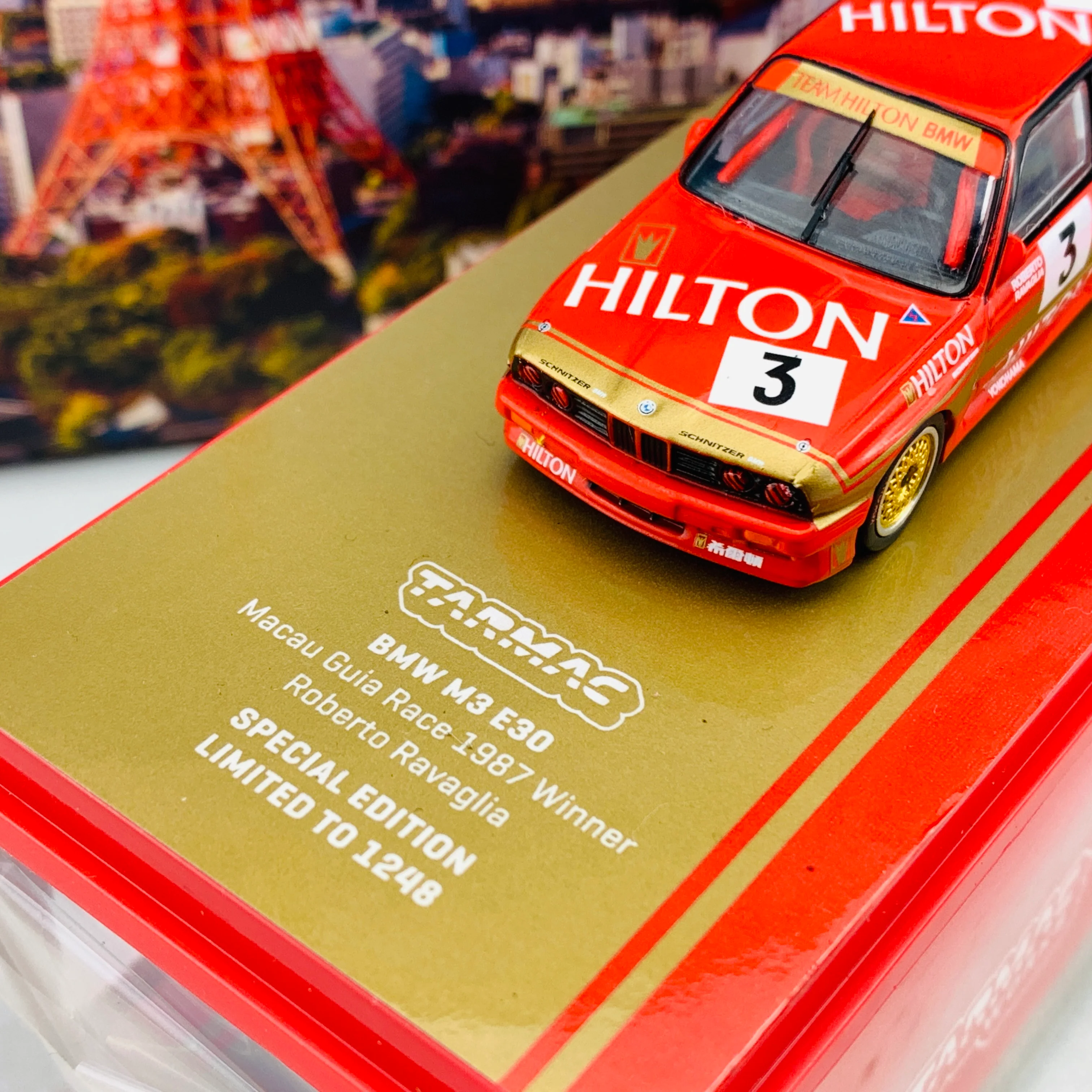 Tarmac Works 1/64  BMW M3 E30 Macau Guia Race 1987 Winner Roberto Ravaglia Macau GP 2020 Special Edition  T64-009-87MAC03 - Image 3