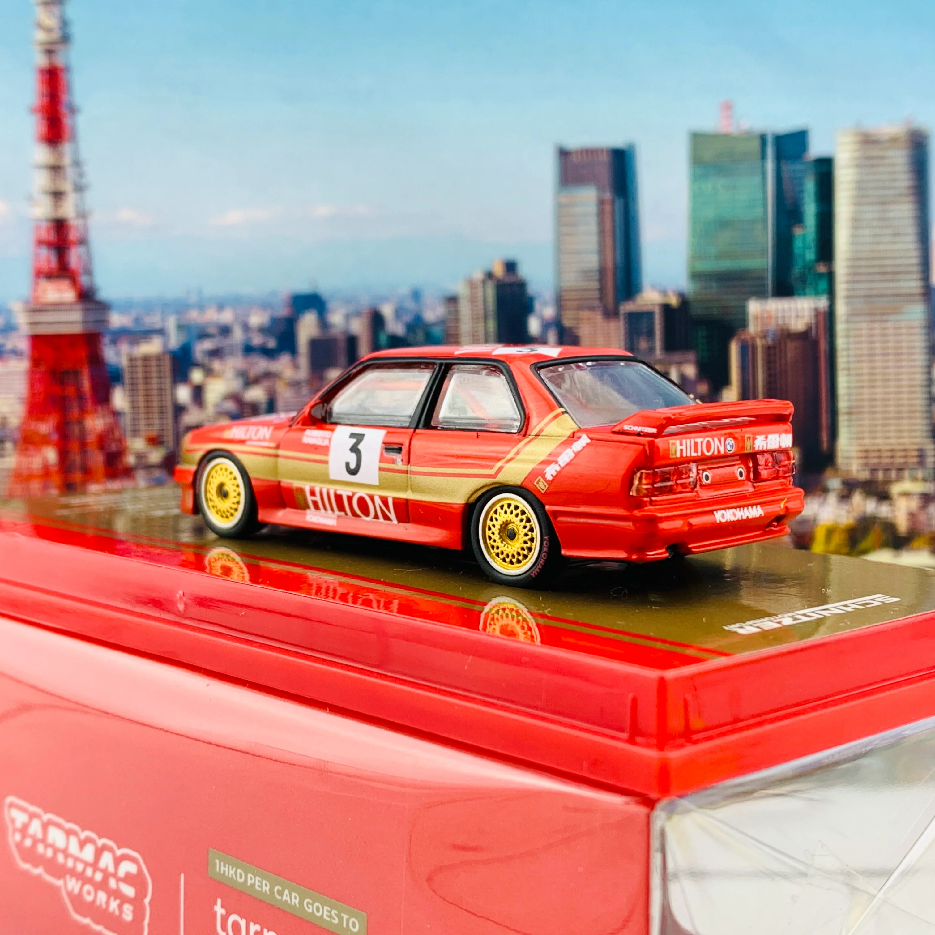 Tarmac Works 1/64  BMW M3 E30 Macau Guia Race 1987 Winner Roberto Ravaglia Macau GP 2020 Special Edition  T64-009-87MAC03 - Image 4