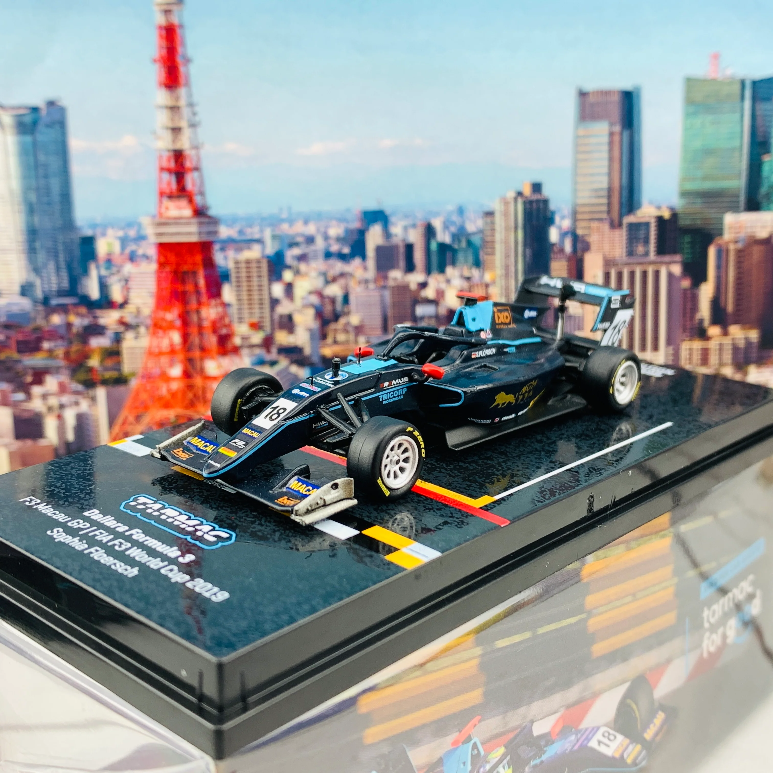 Tarmac Works 1/64 Dallara Formula 3 F3 Macau GP FIA F3 World Cup 2019 #18 - Macau GP 2020 Special Edition - HOBBY64 T64-069-19MGP18 - Image 2