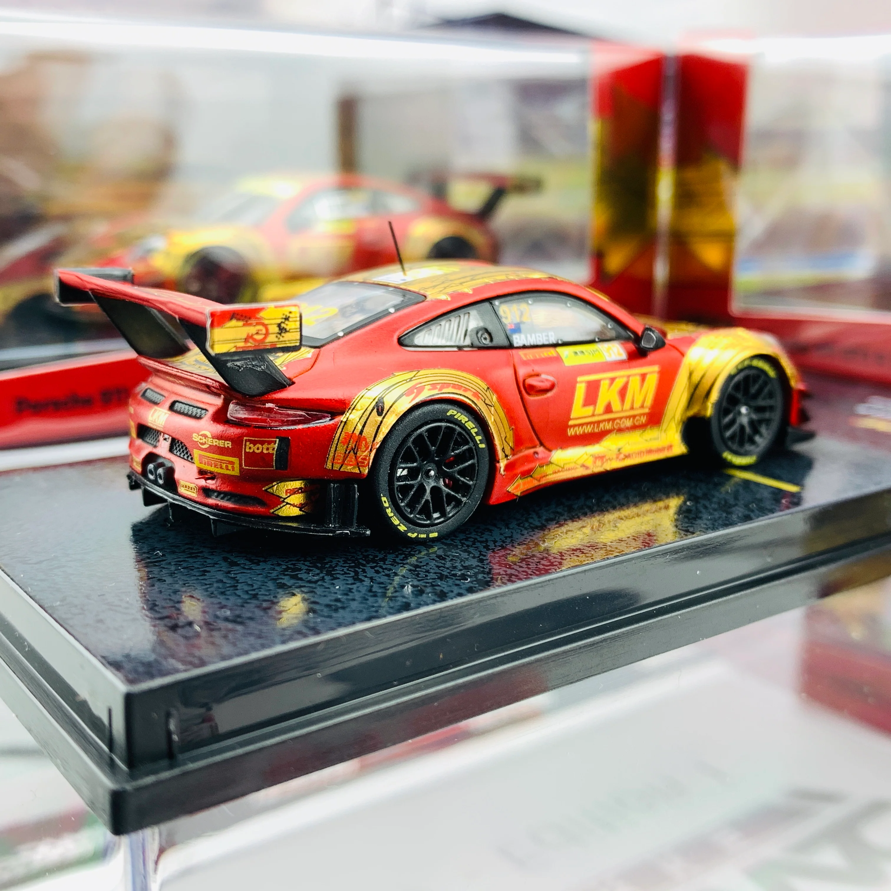 Tarmac Works 1/64 Hobby Collection Porsche 911 GT3 R (991) Macau GT Cup - FIA GT World Cup 2018 Earl Bamber T64-032-18MGP912 - Image 4