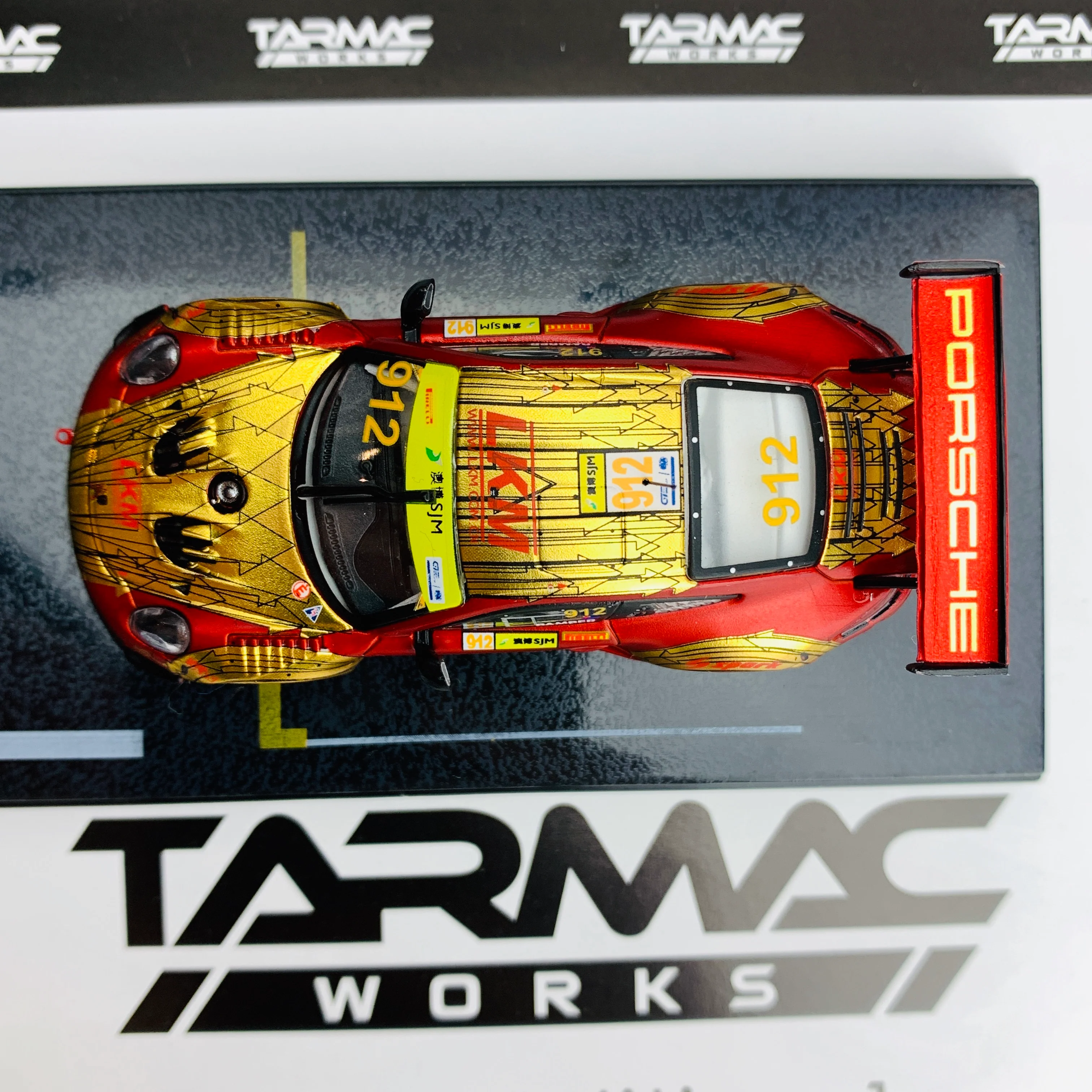 Tarmac Works 1/64 Hobby Collection Porsche 911 GT3 R (991) Macau GT Cup - FIA GT World Cup 2018 Earl Bamber T64-032-18MGP912 - Image 5