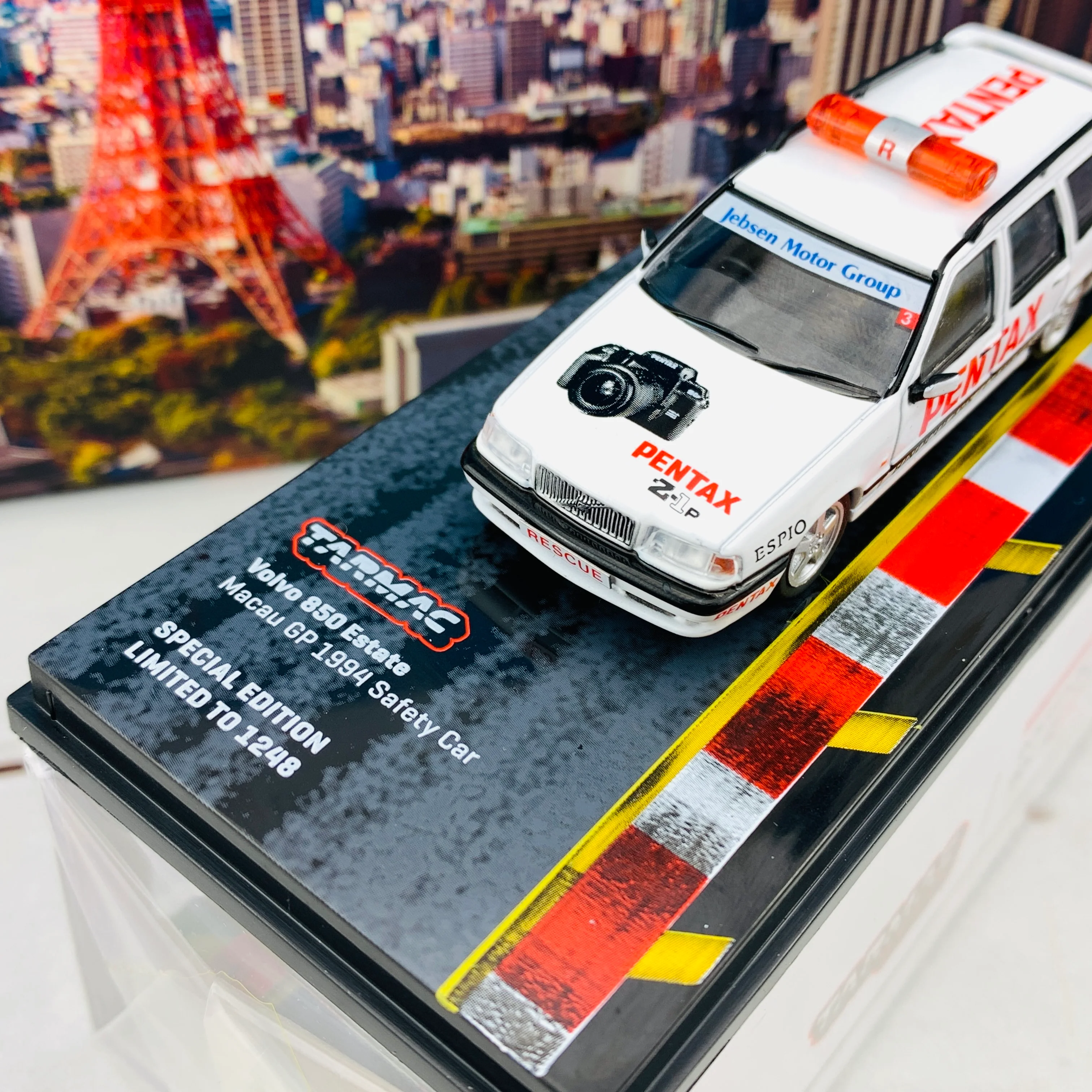 Tarmac Works 1/64 Volvo 850 Estate Macau GP 1994 Safety Car - Macau GP 2020 Special Edition - HOBBY64 T64-039-MGPSC - Image 3