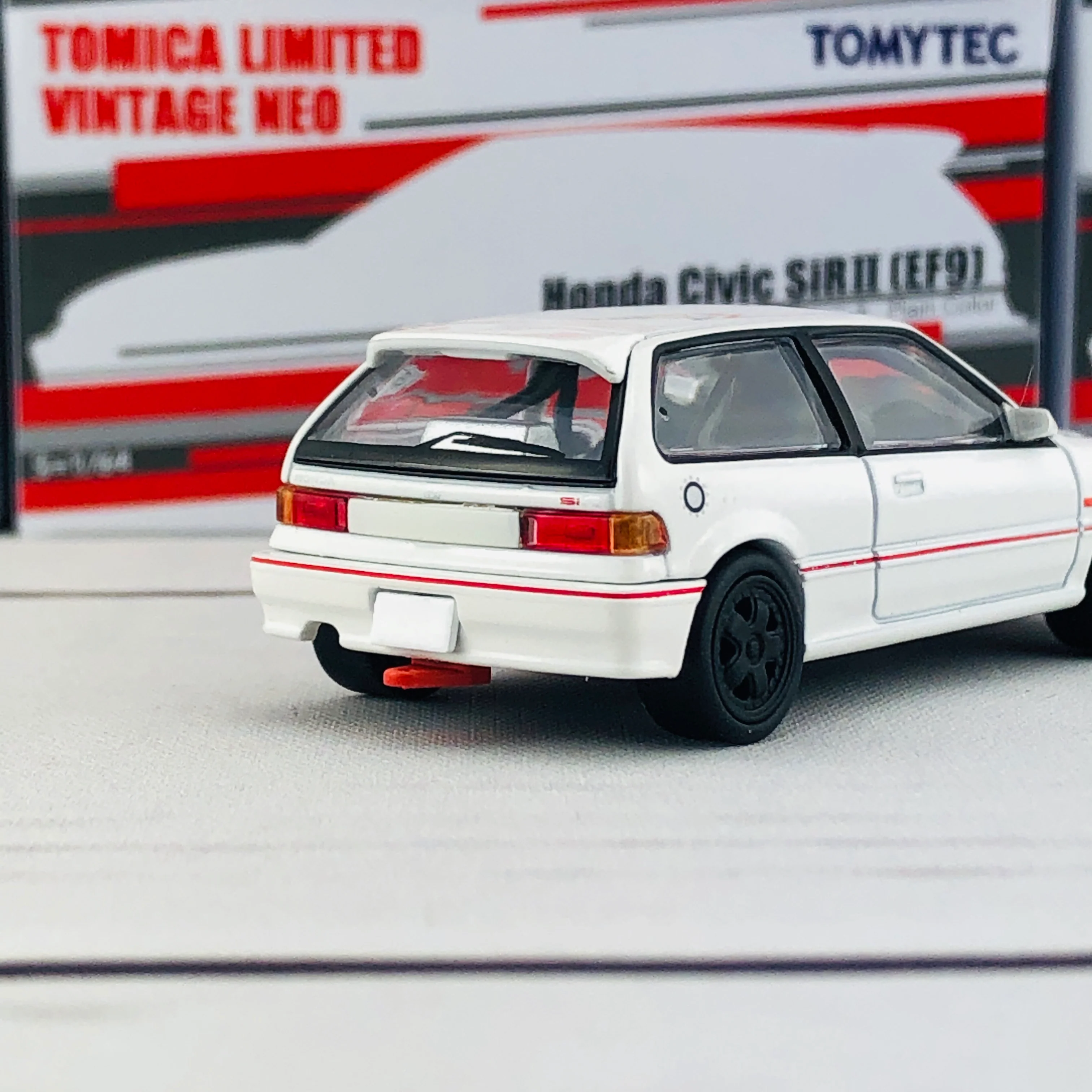 Tomytec Tomica Limited Vintage Neo 1/64 Honda Civic SiR II (EF9) Group A Plain Color Hong Kong Exclusive White - Image 5