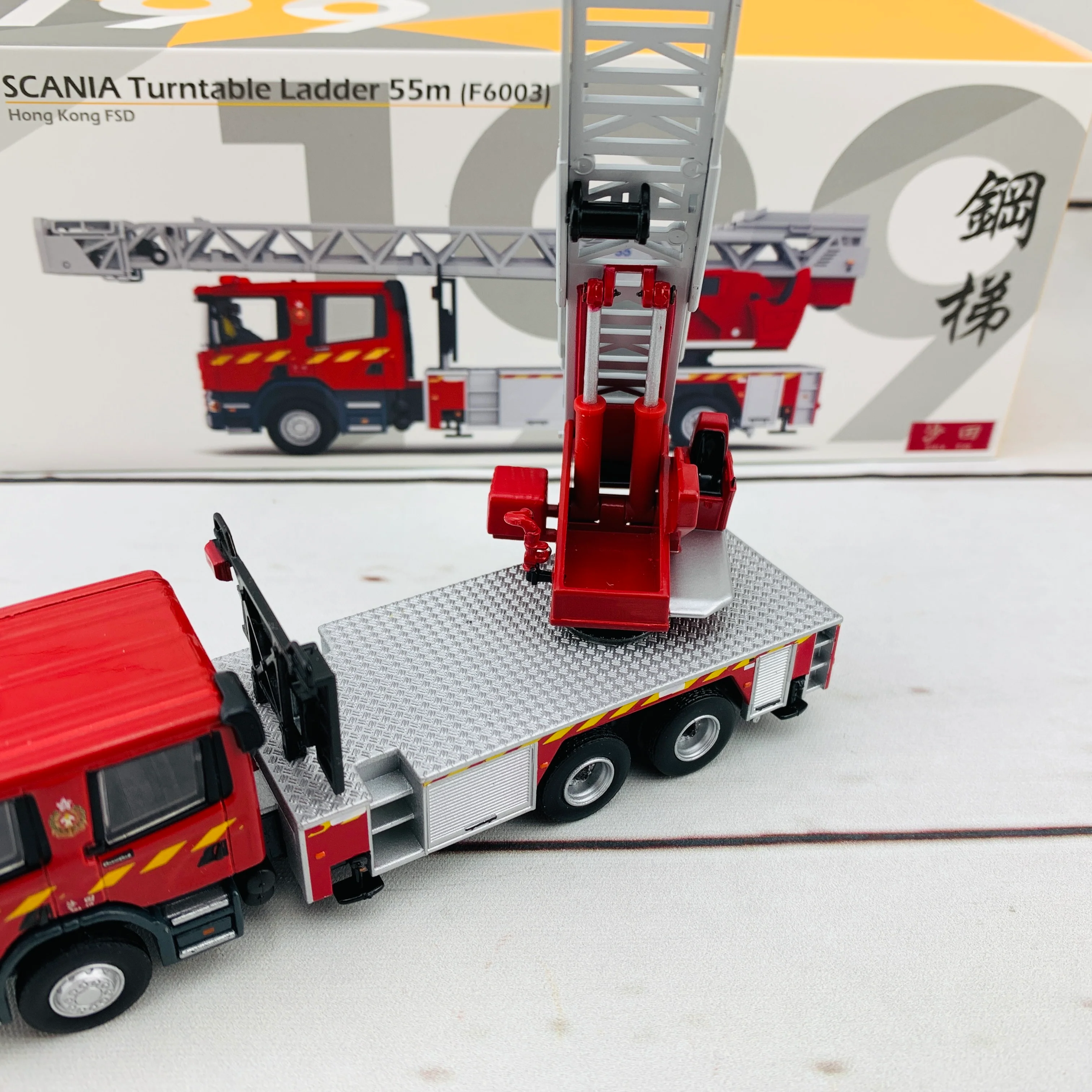 1/76 Tiny 微影 199 Scania HKFSD Turntable Ladder 55m (F6003) 消防處旋轉台鋼梯車 55米 ATC64677 - Image 7