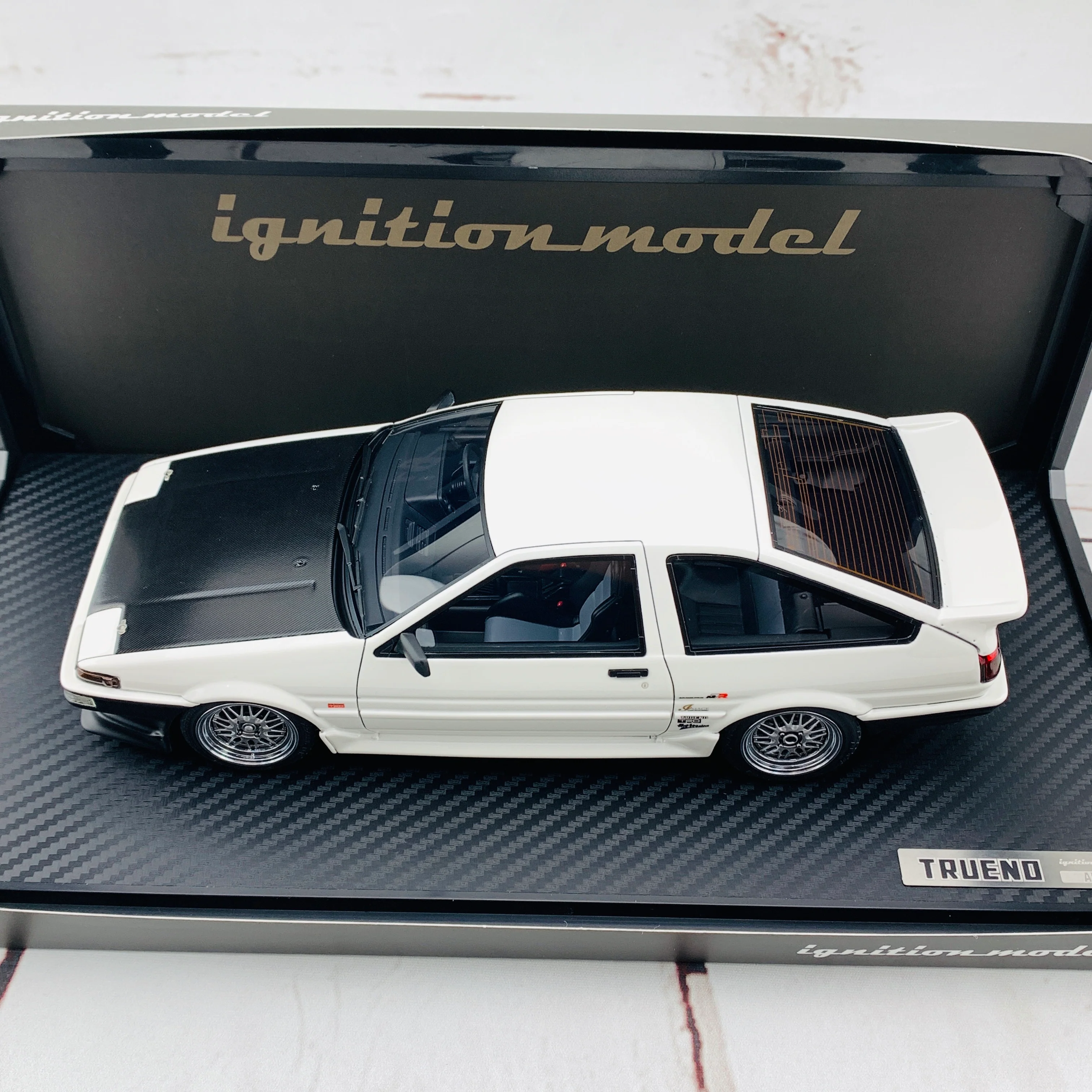 Ignition Model 1/18 Toyota Sprinter Trueno AE86 3 Door TK-Street Early Version White IG1772 - Image 2