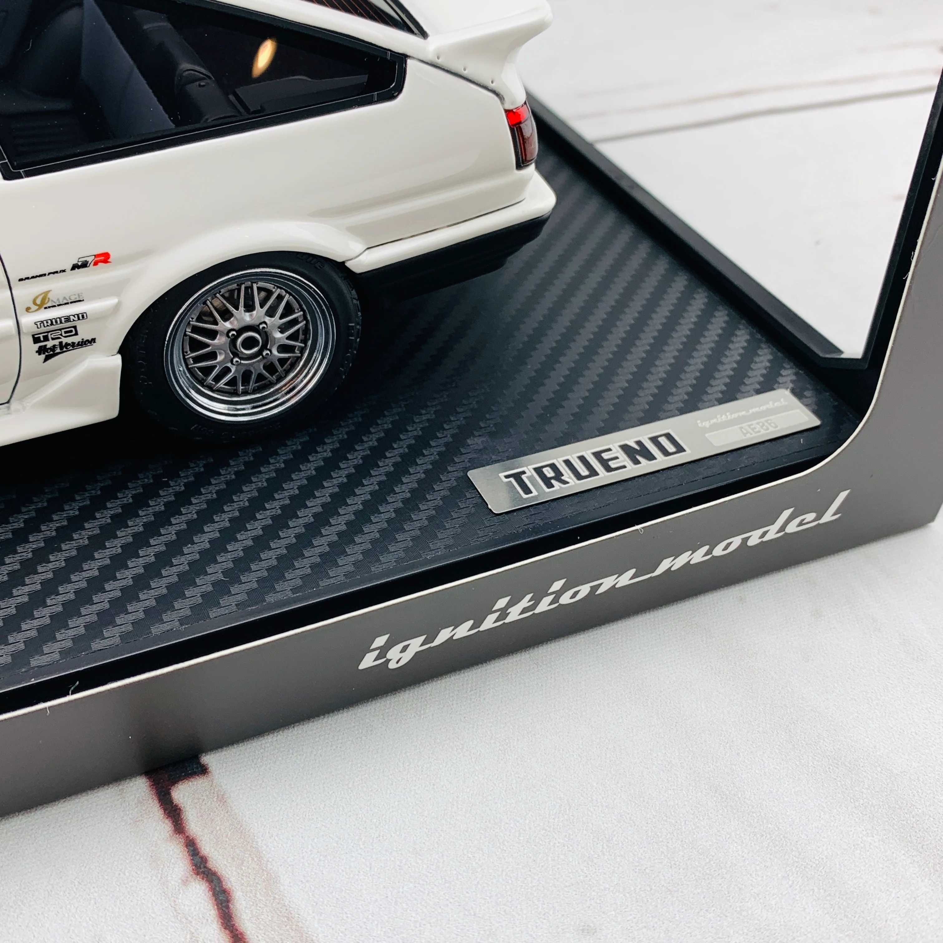 Ignition Model 1/18 Toyota Sprinter Trueno AE86 3 Door TK-Street Early Version White IG1772 - Image 4