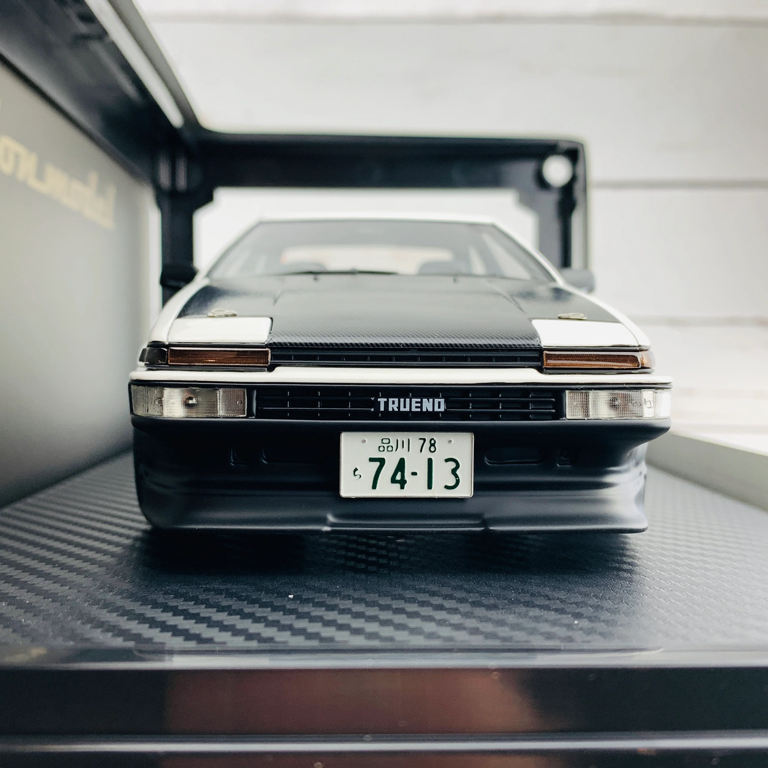 Ignition Model 1/18 Toyota Sprinter Trueno AE86 3 Door TK-Street Early Version White IG1772 - Image 5