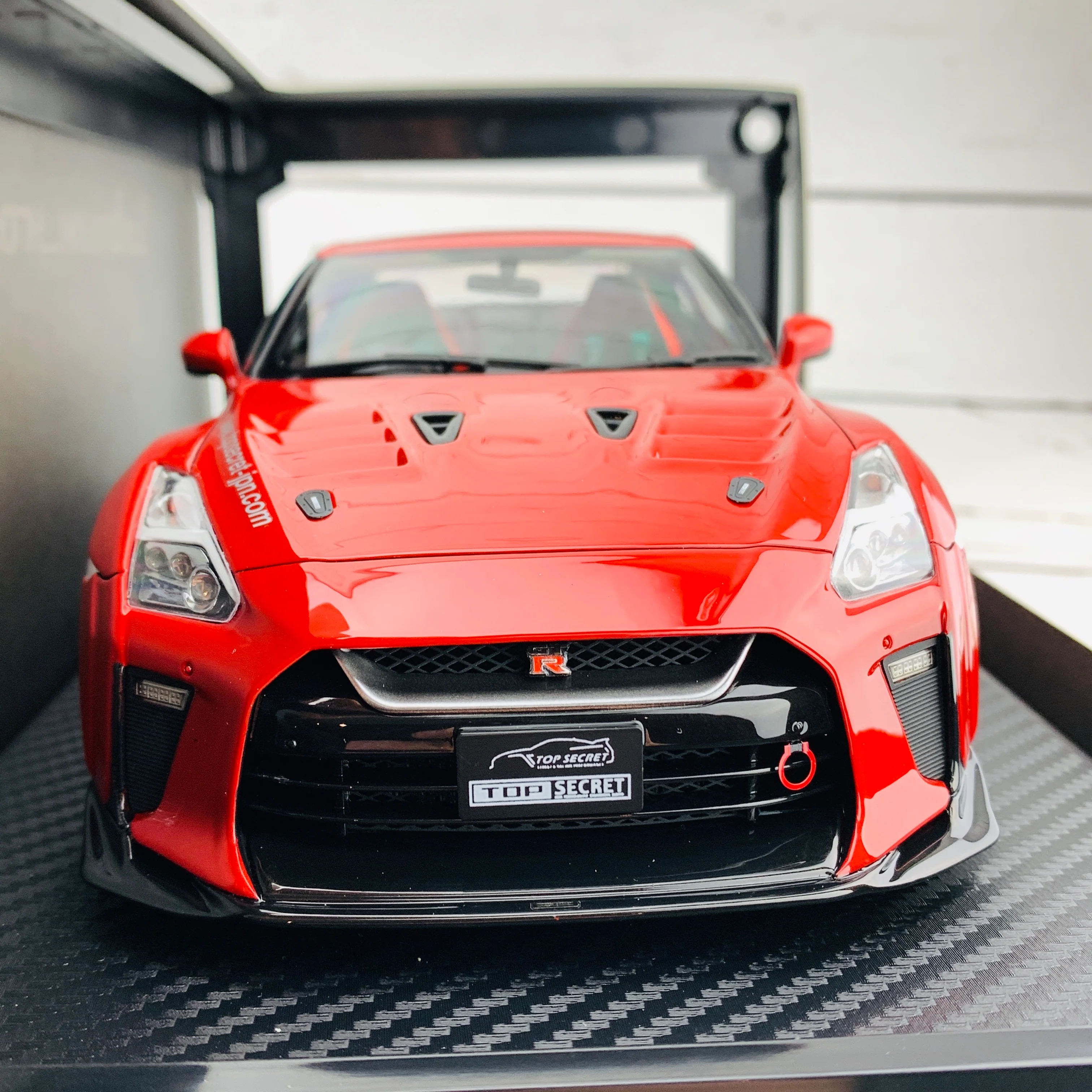 Ignition Model 1/18 TOP SECRET Nissan GTR R35 Red IG1536 - Image 5