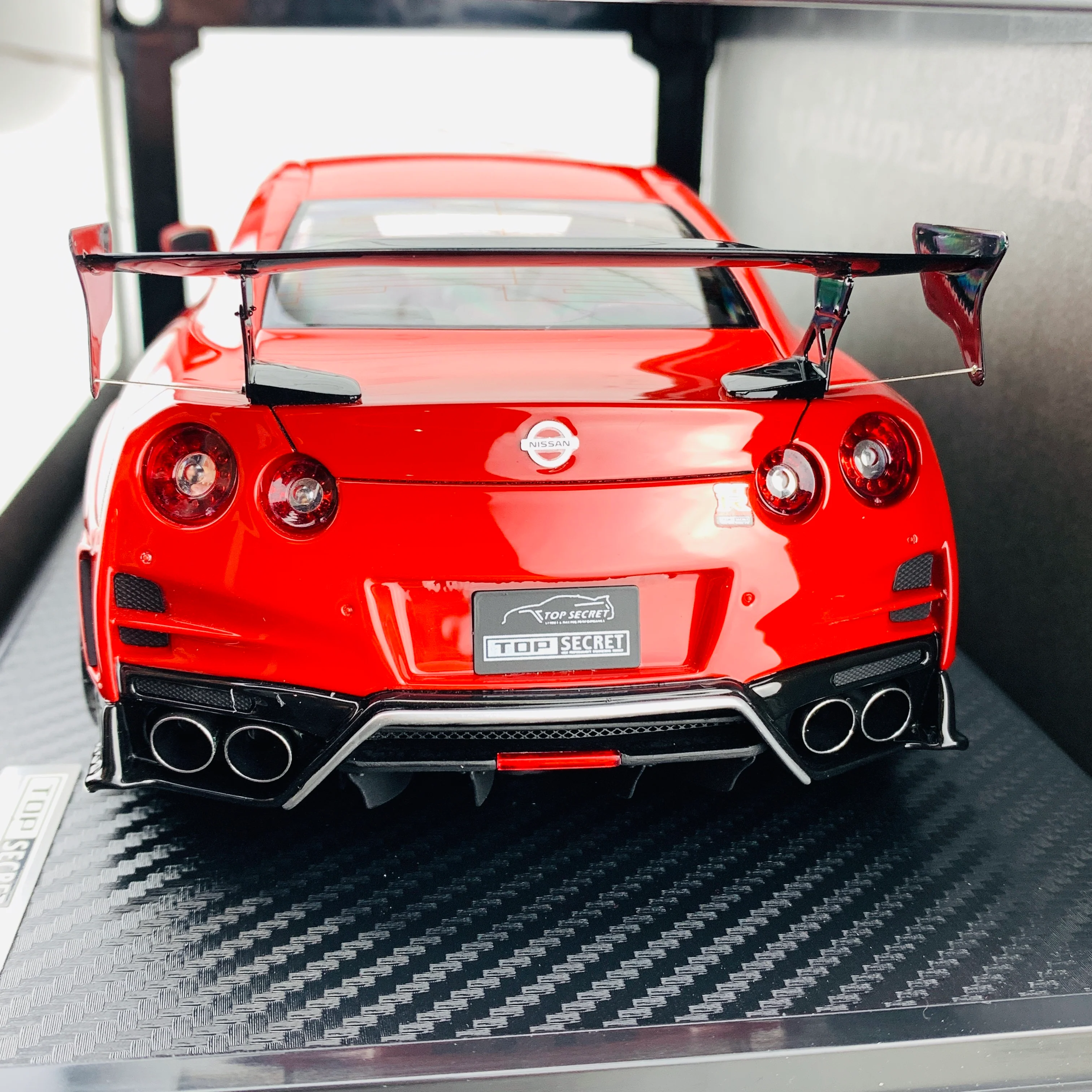 Ignition Model 1/18 TOP SECRET Nissan GTR R35 Red IG1536 - Image 6