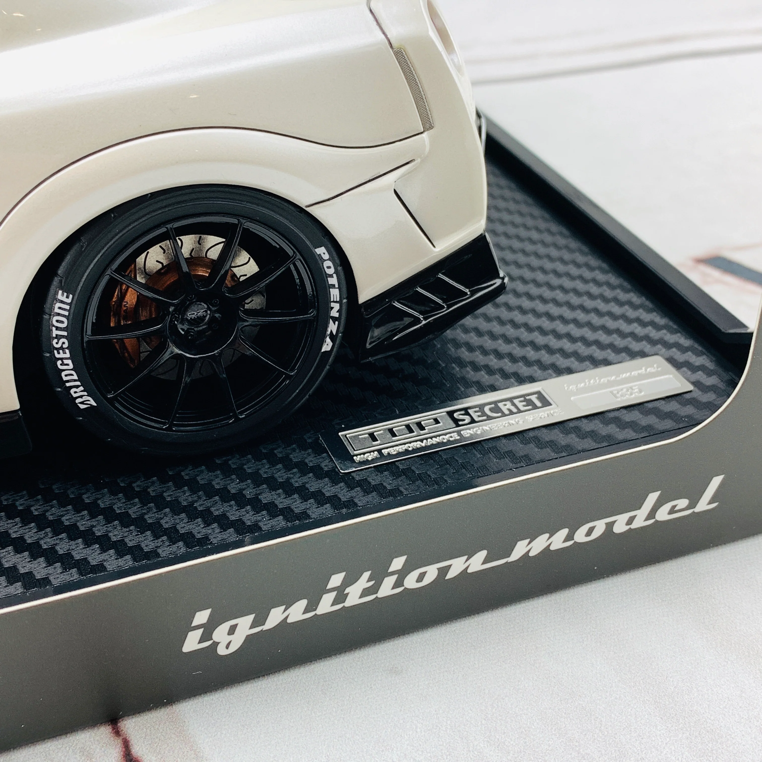 Ignition Model 1/18 TOP SECRET Nissan GTR R35 White Pearl IG1537 - Image 4