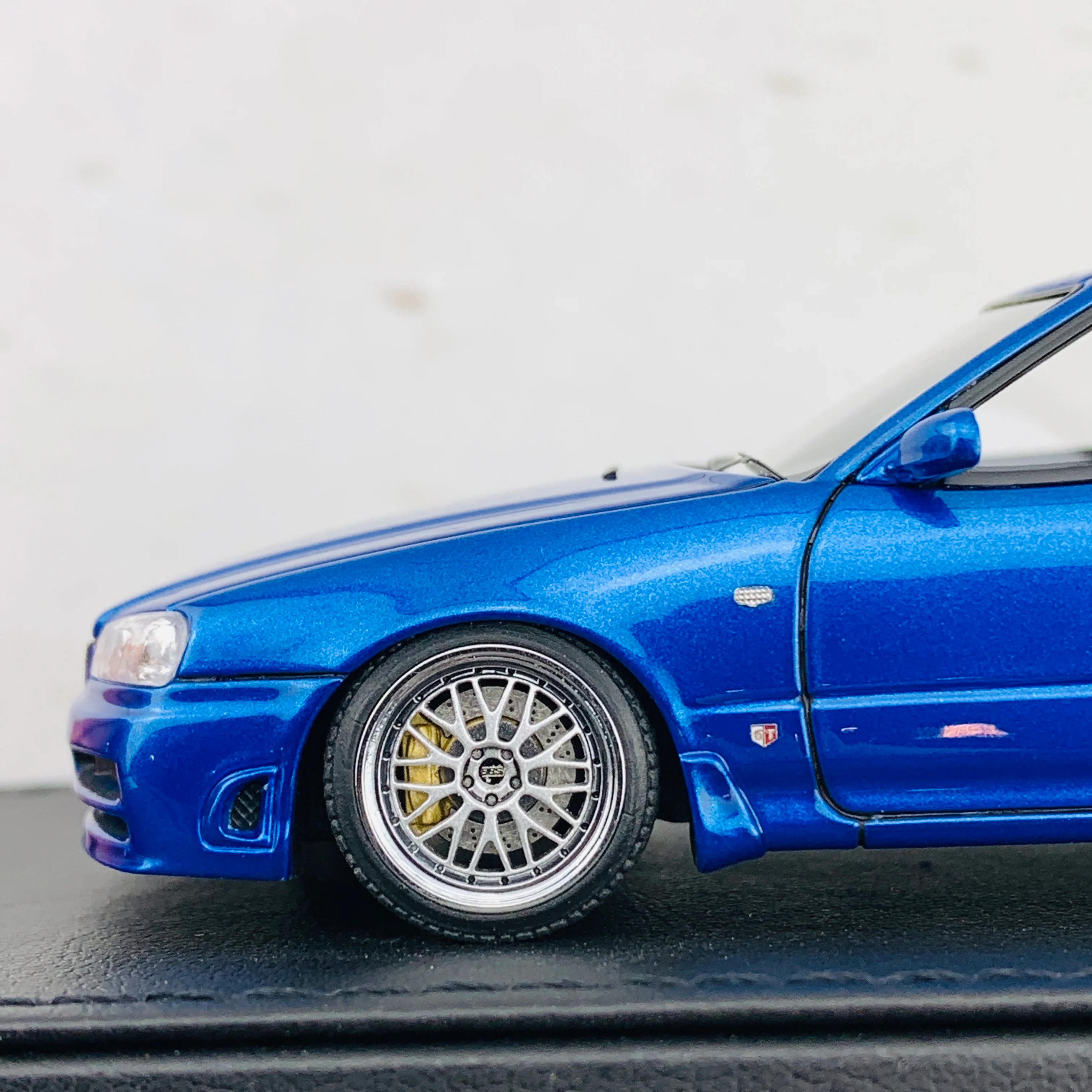 Ignition Model 1/43 Nissan Skyline 25GT Turbo ER34 Blue Metallic IG1612 - Image 3