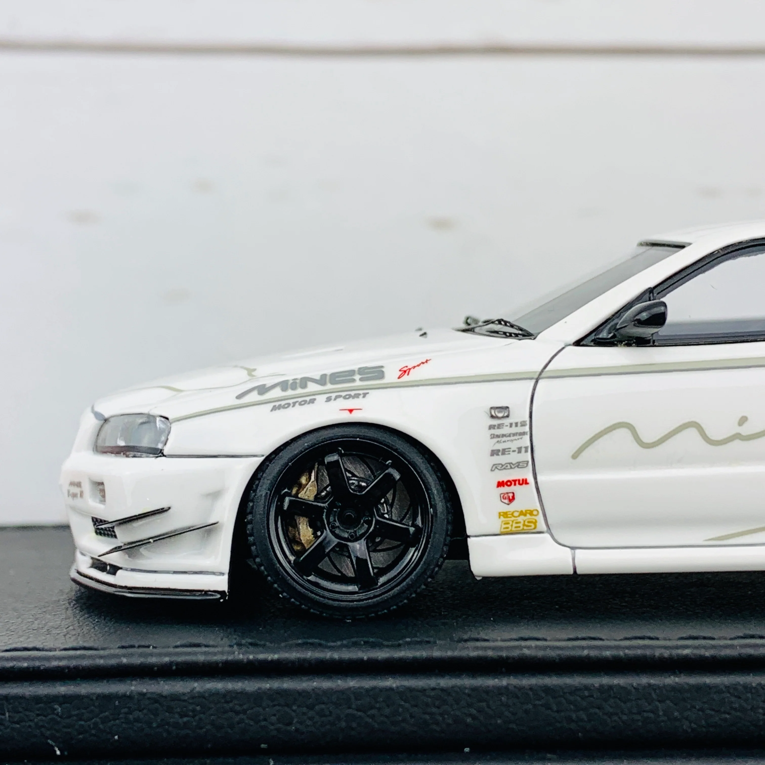 Ignition Model 1/43 Nissan Skyline GTR Mine's R34 White IG1812 - Image 3