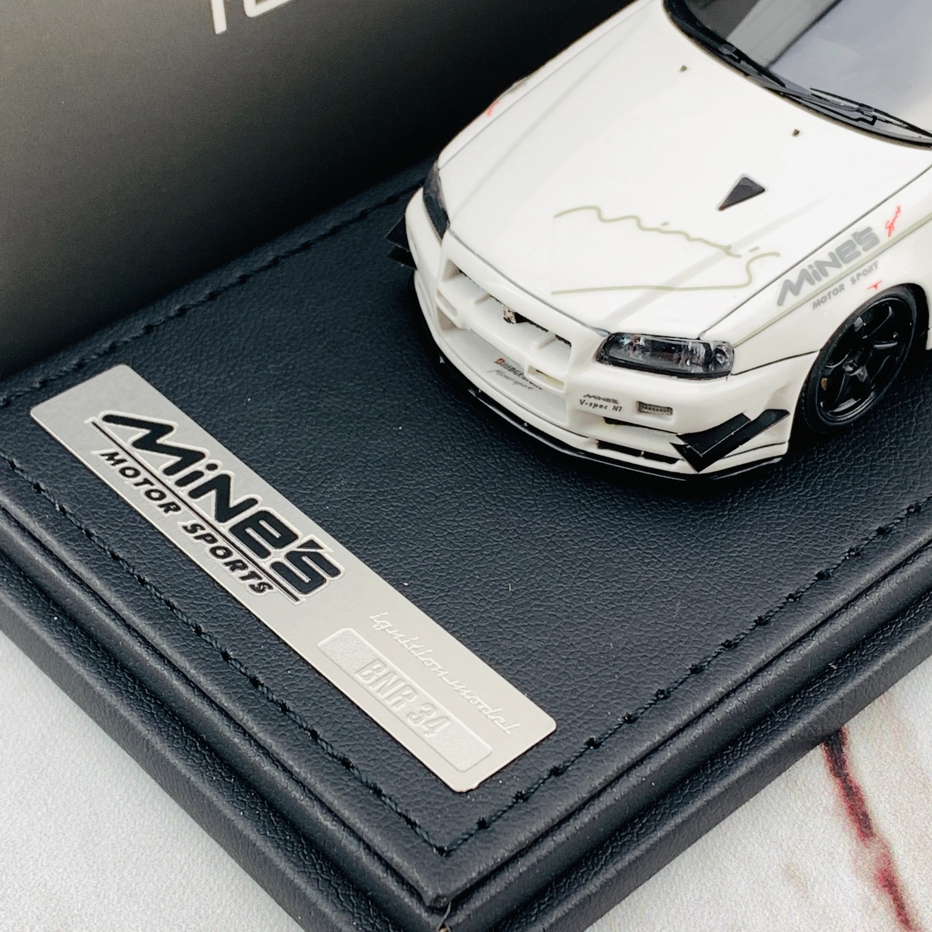 Ignition Model 1/43 Nissan Skyline GTR Mine's R34 White IG1812 - Image 4